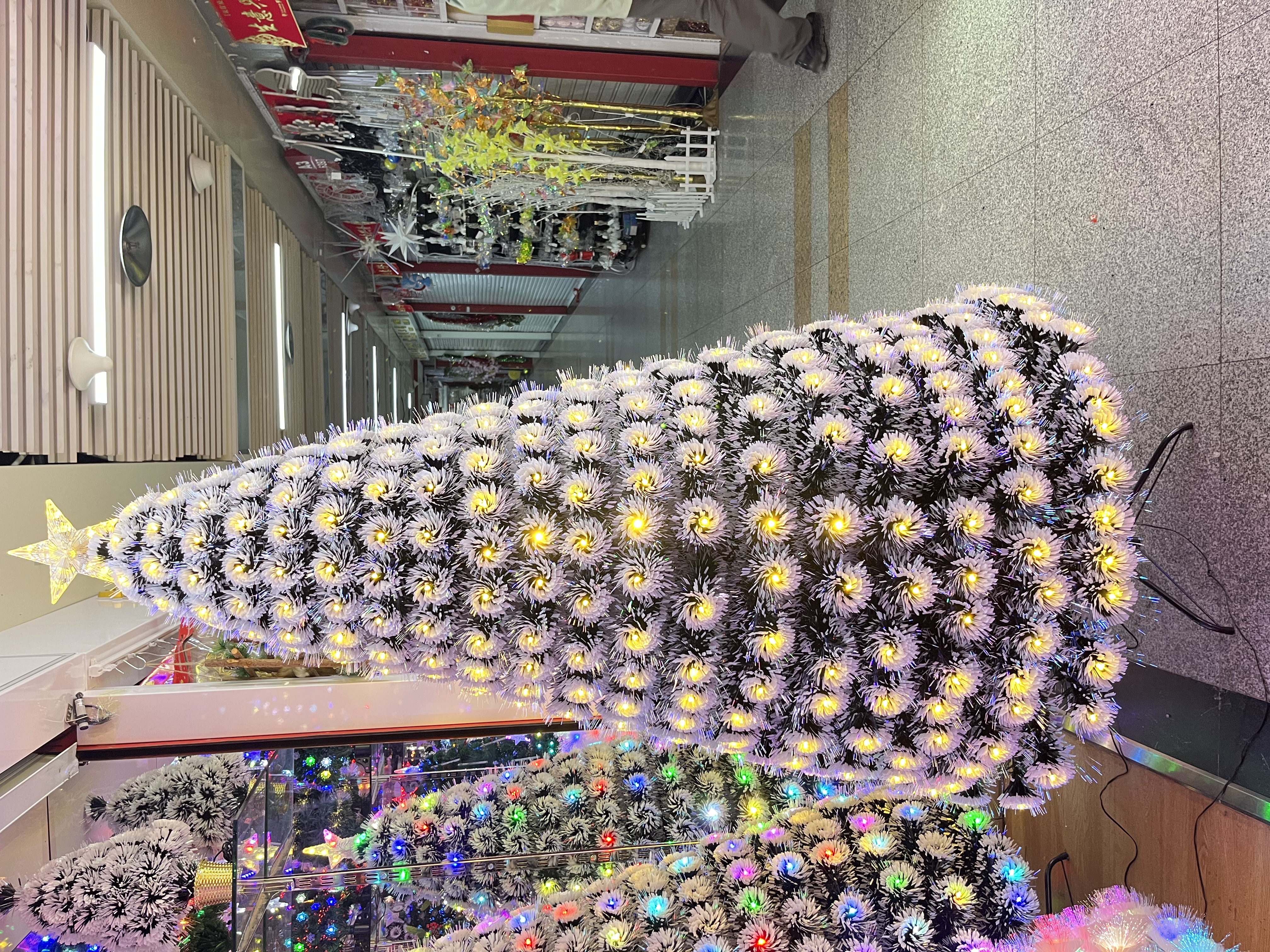  圣诞树给予我们希望与温暖，愿你的圣诞节充满快乐产品图