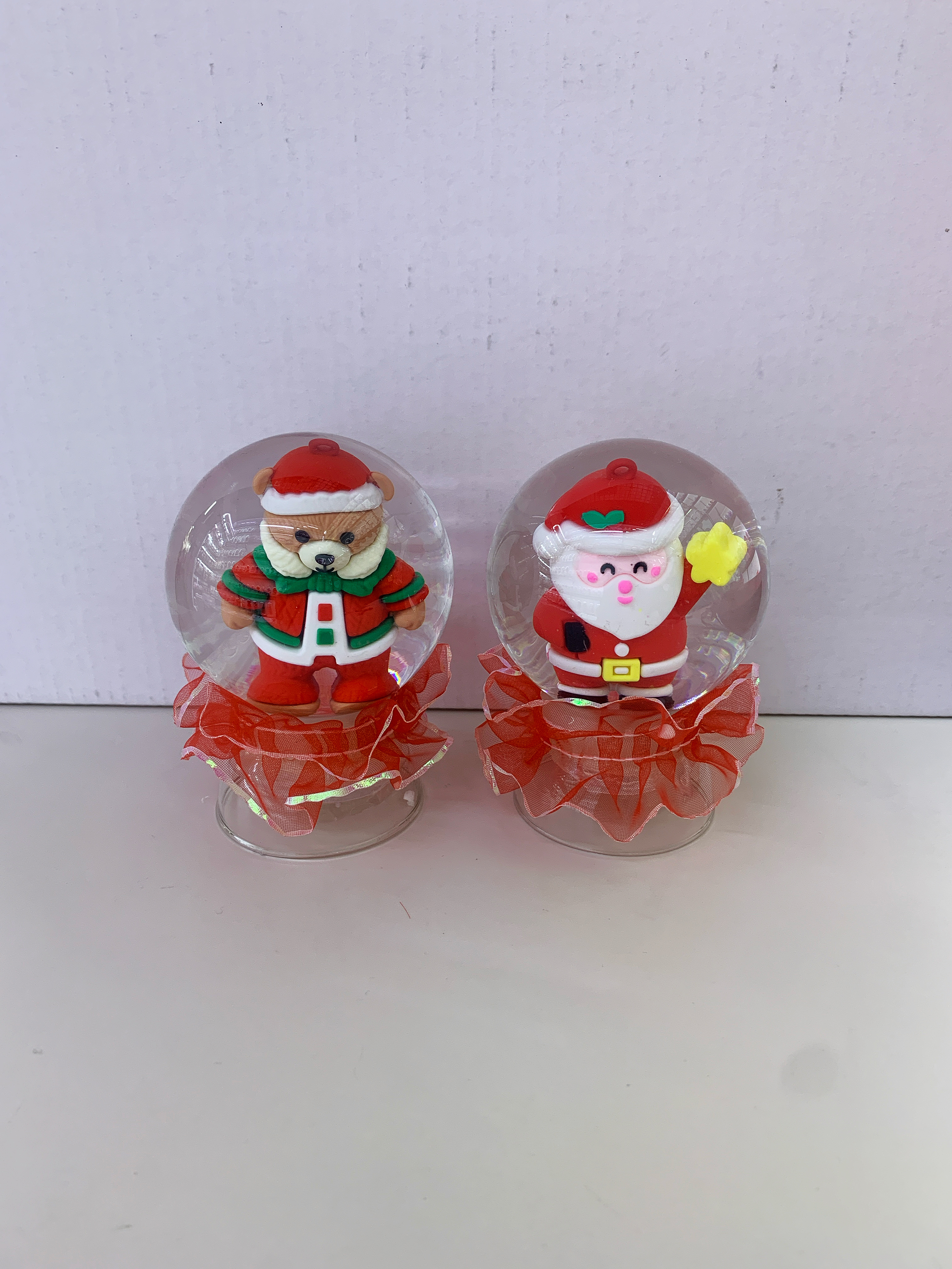 圣诞玻璃水球摆件，带灯光，多款多色混装，泡沫包装，有多个尺寸、形状可以选