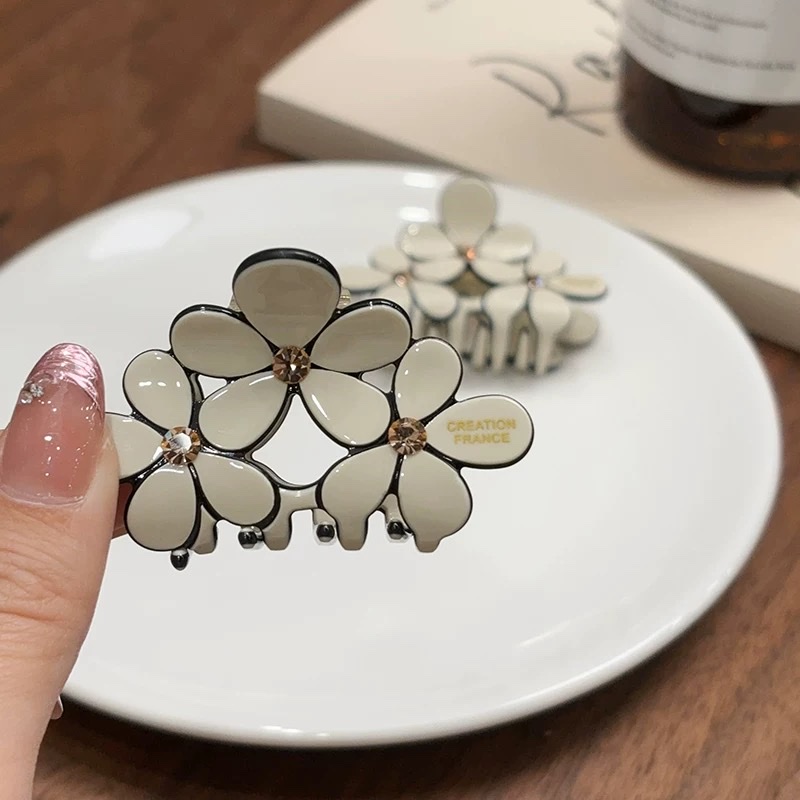 韩国东大门进口女典雅半扎小抓夹法式醋酸镶砖花朵后脑勺盘发发抓发夹抓夹细节图