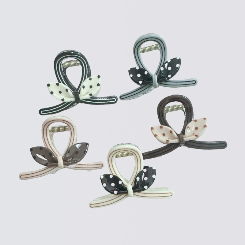 Simple and versatile hair accessories and headwear: Grab clip, printed bow tie, updo, shark clip detail image 1