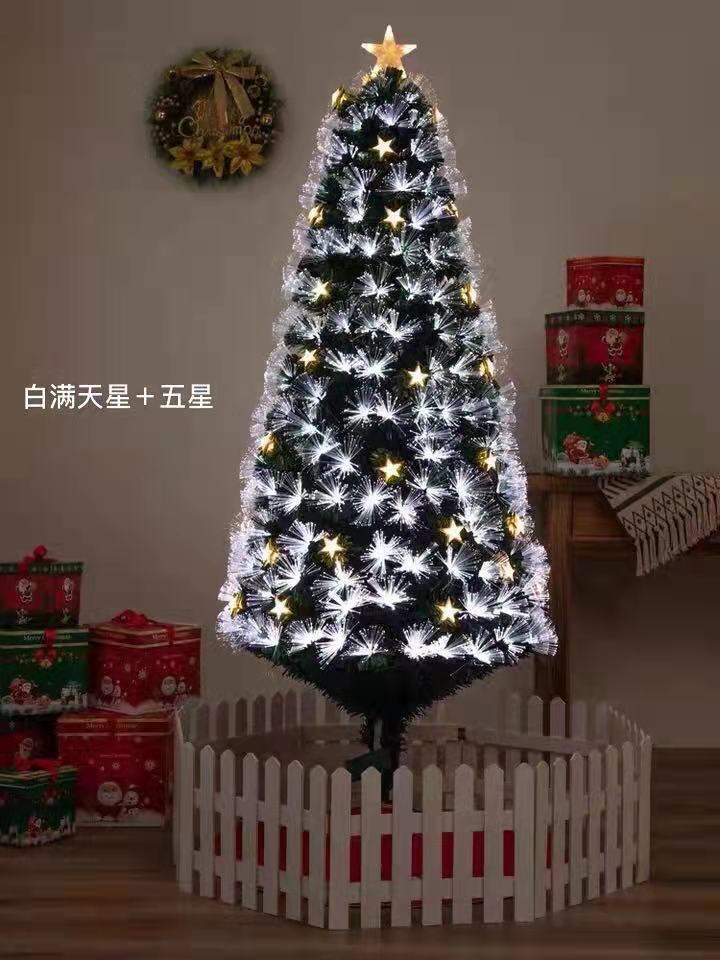 The Christmas tree decorated with colorful lights illuminates your beautiful wishes in your heart. Application Scenario