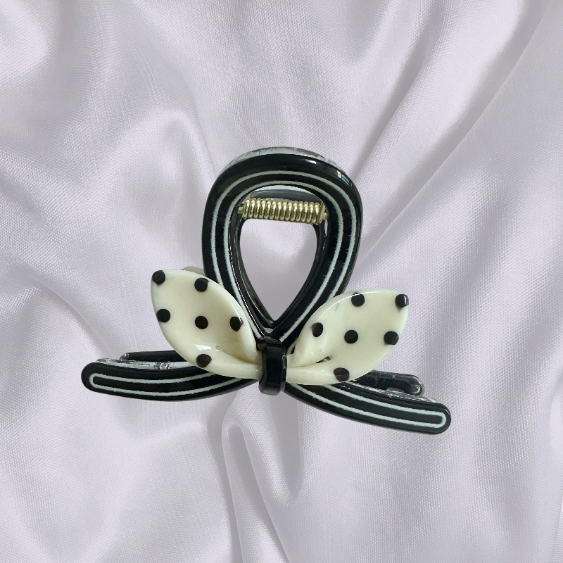 Simple and versatile hair accessories and headwear: Grab clip, printed bow tie, updo, shark clip details Picture
