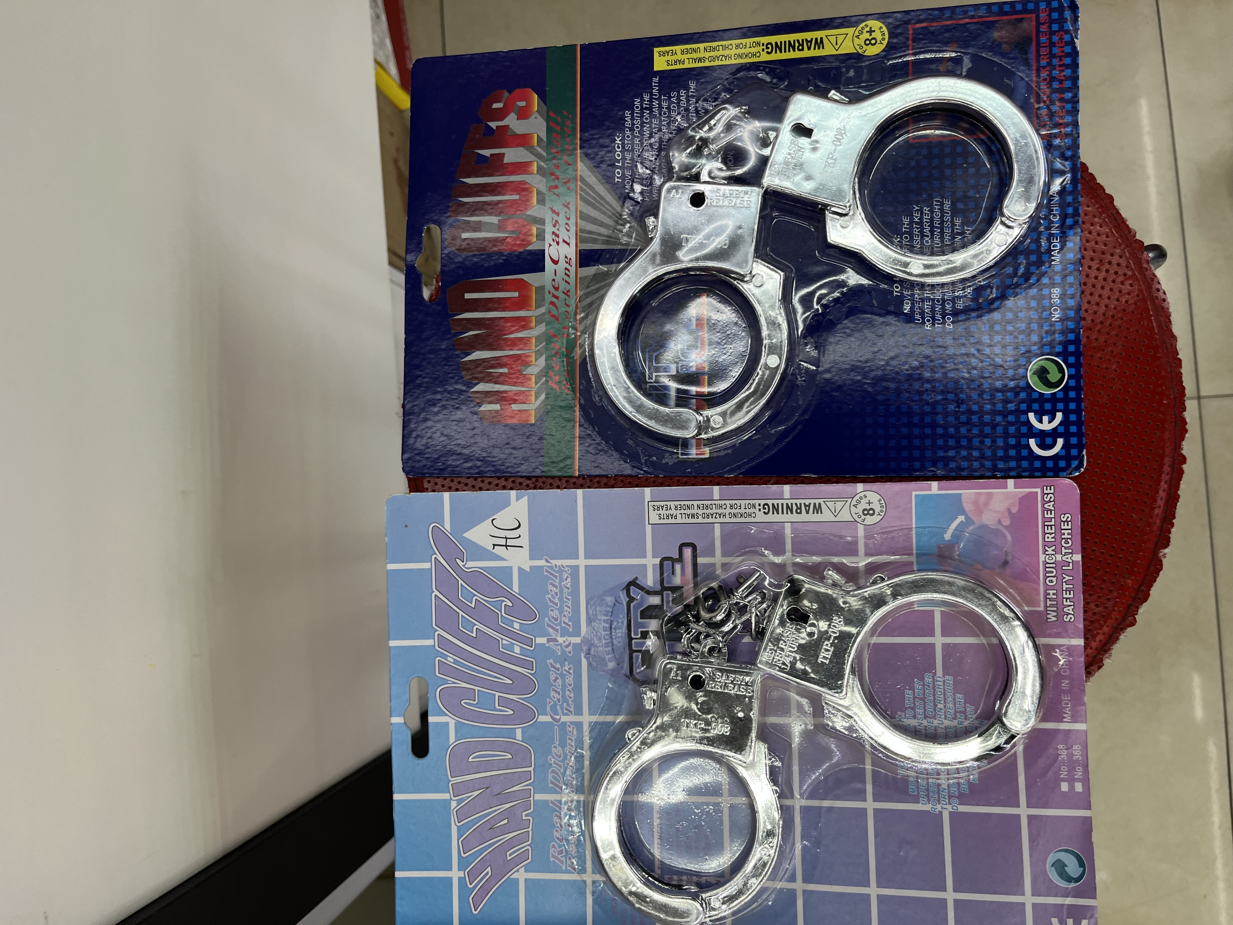 毛绒手铐，情趣手铐，情趣脚铐，孔明锁益智鲁班锁九连环遥控船玩具手工拼装儿童智力开发趣味解谜系列…………………………….白底实物图