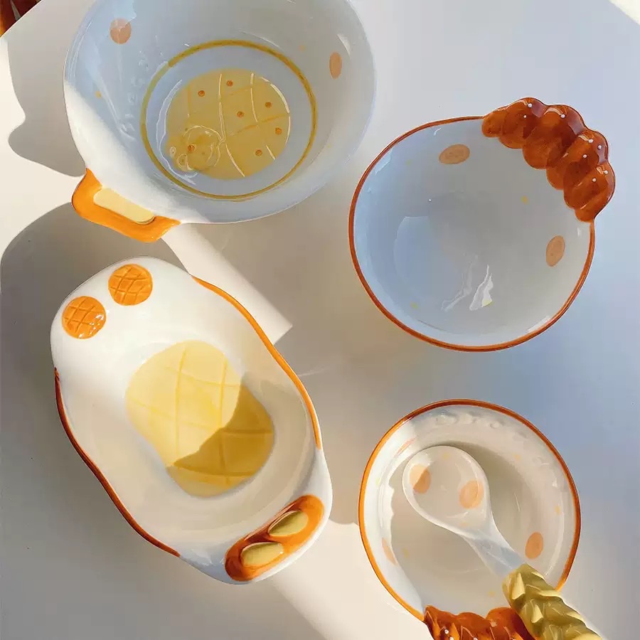 Cute bread, ceramic tableware, household bowls, desserts, cookies, bread, high appearance level, round plates, rice bowls, spoons, plates, dinner plates details Picture