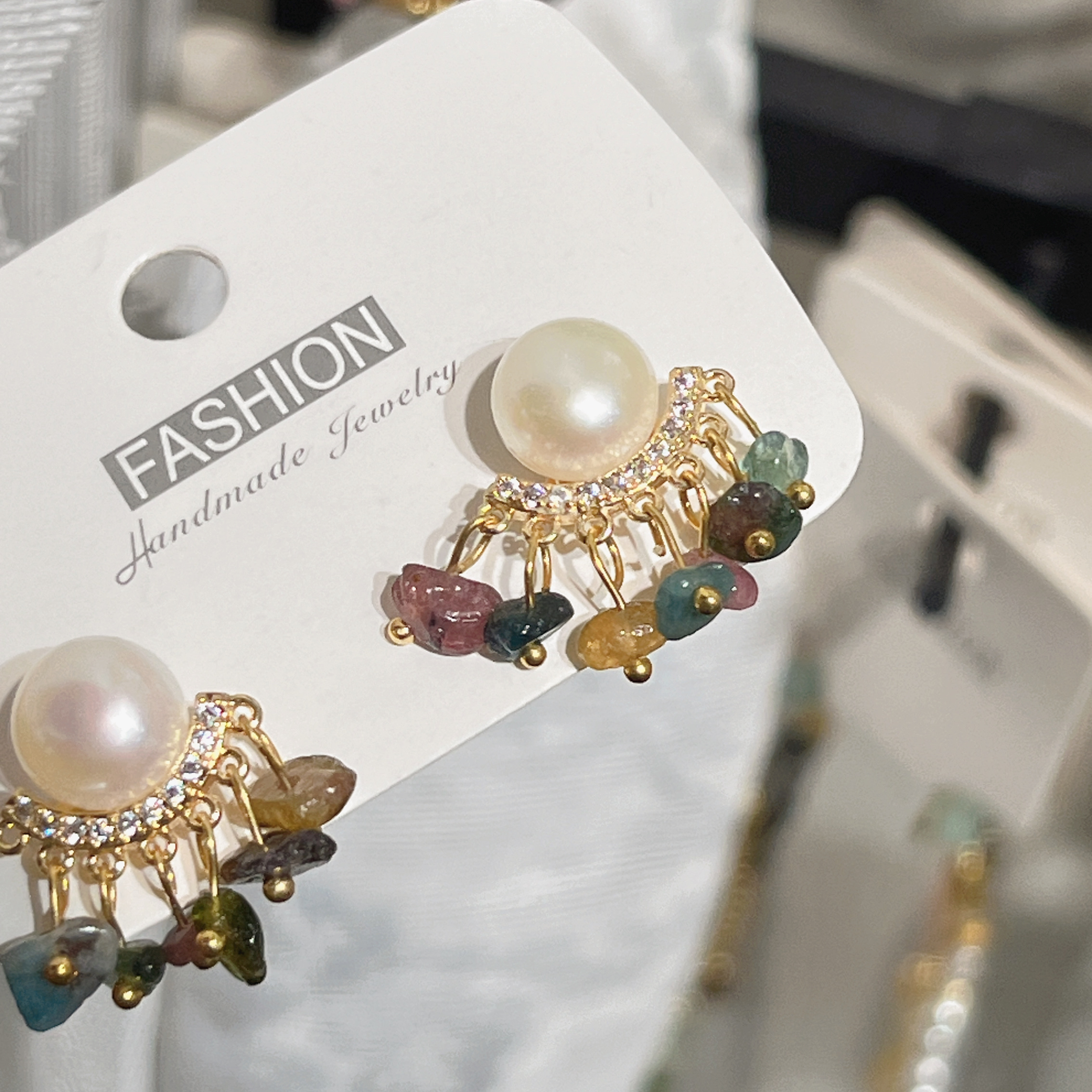 Yunyi jewelry's natural freshwater pearl earrings, tourmaline crushed stone stud earrings, welded zircon earrings, and pearl earrings detail image 8