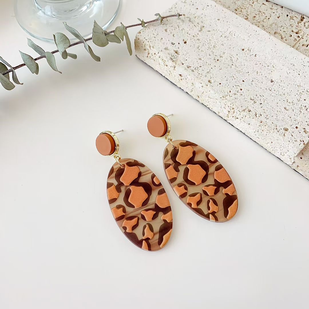 Korean-style fashionable, casual and versatile acetate earrings that can shape your face. S925 silver anti-allergy detail image 2