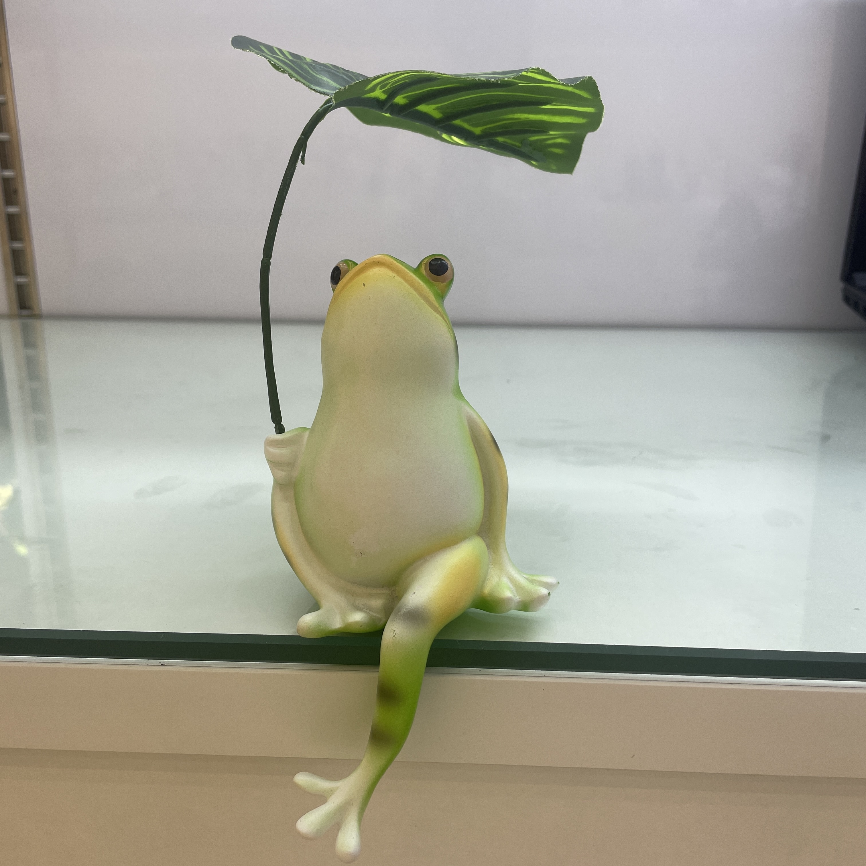 树脂撑荷叶桌边坐青蛙家居摆件儿童创意玩具花园景观工艺品摆件