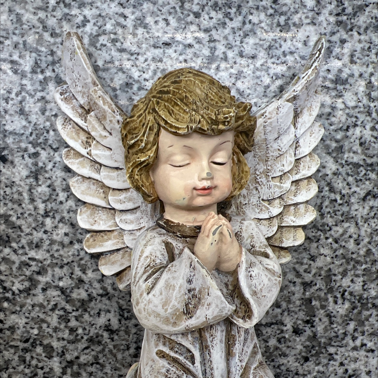 Angel-painted handicrafts