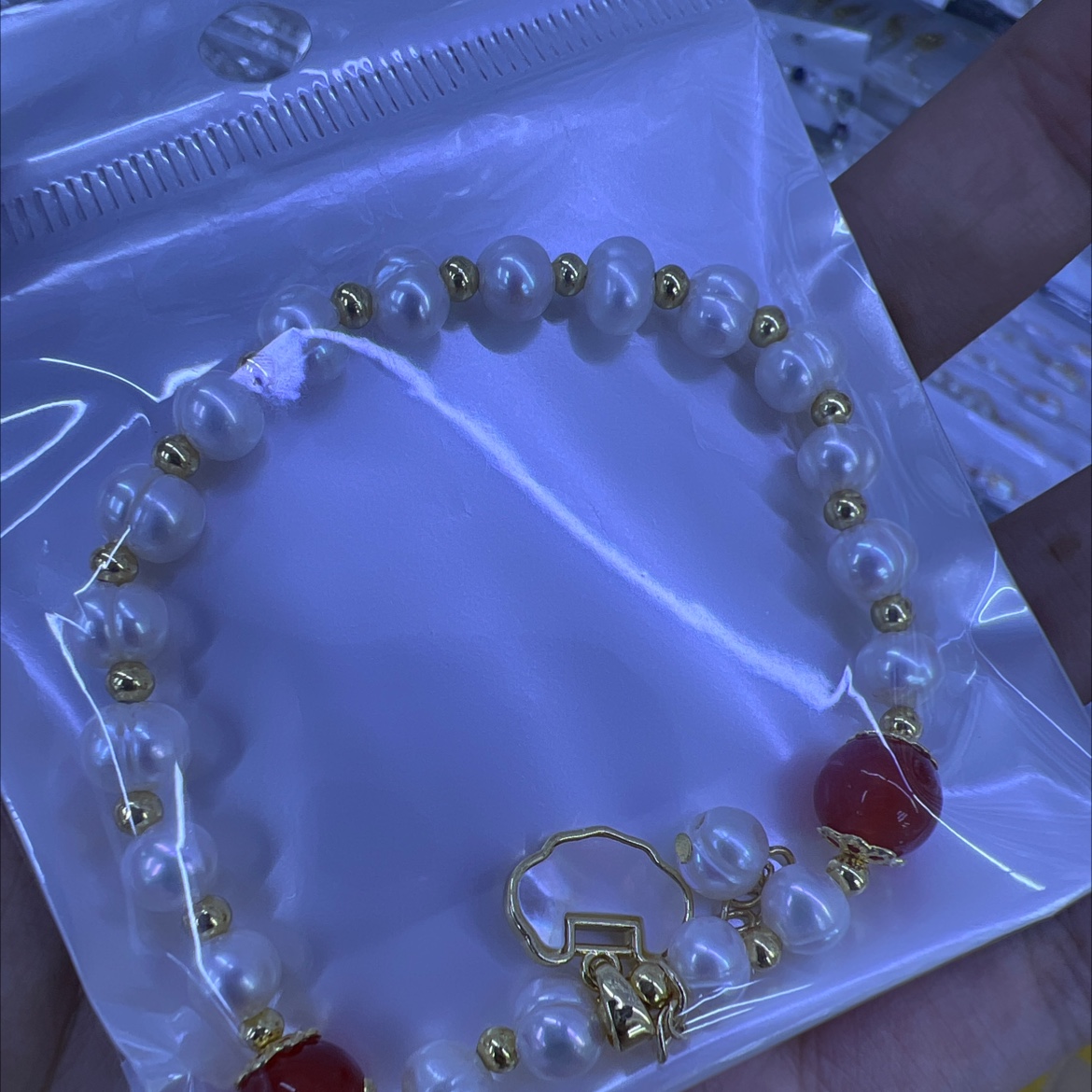 轻奢复古新中式平安锁天然珍珠贝母手链女国风设计师小众手环手饰产品图