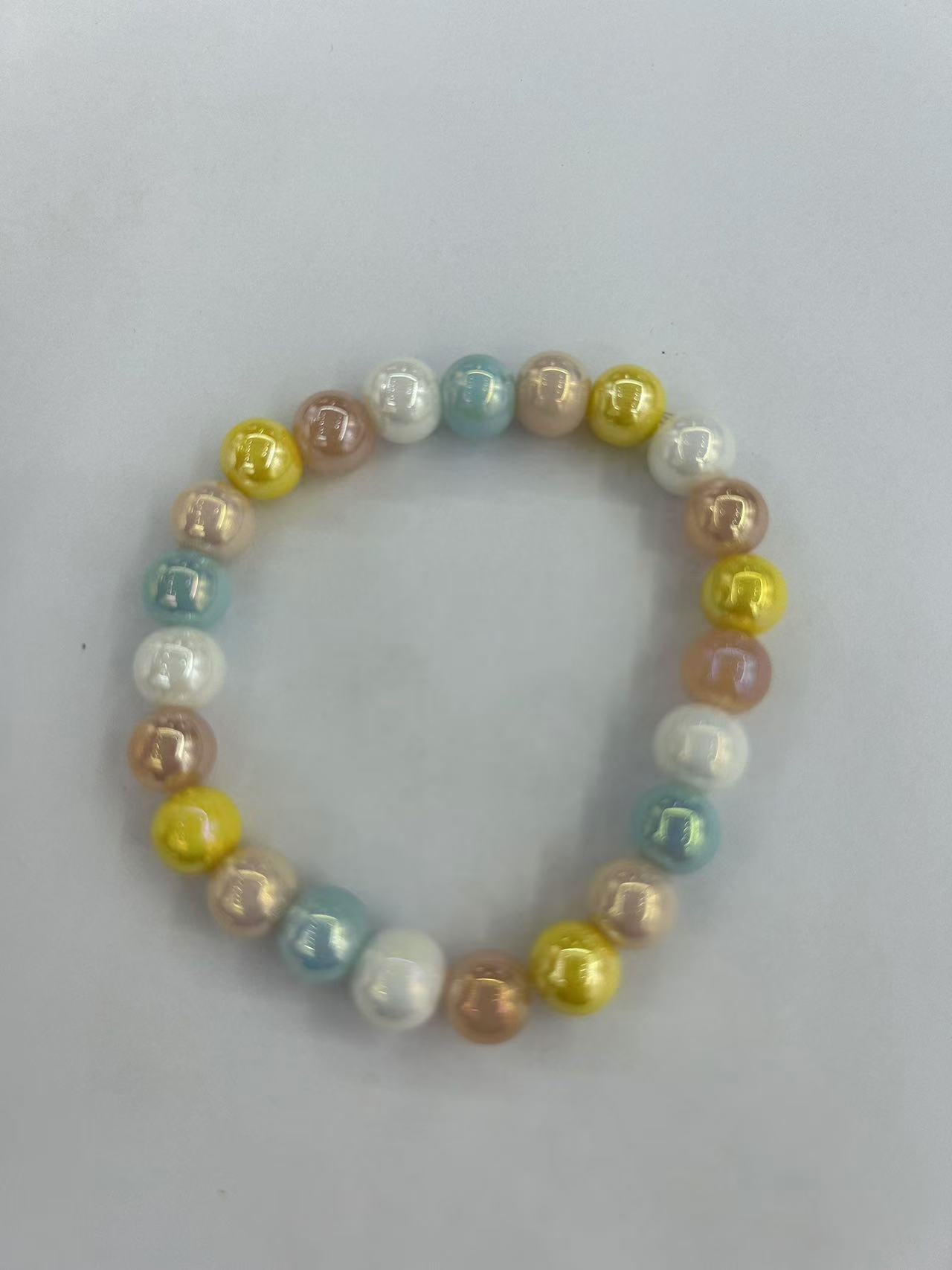 珍珠手链、色彩随心，端庄优雅