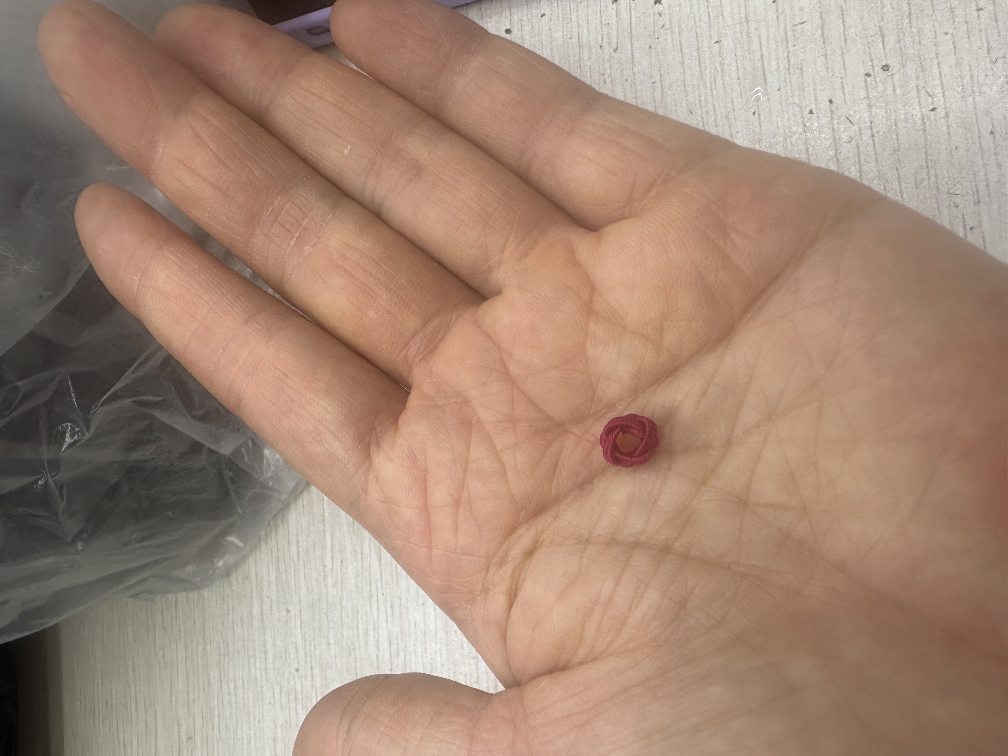 2025年新款绕线扣129玫红色，可编各种上档次的精美中国结配饰，车挂件包挂件，手链脚链项链腰链耳环戒指等，质量好价格实