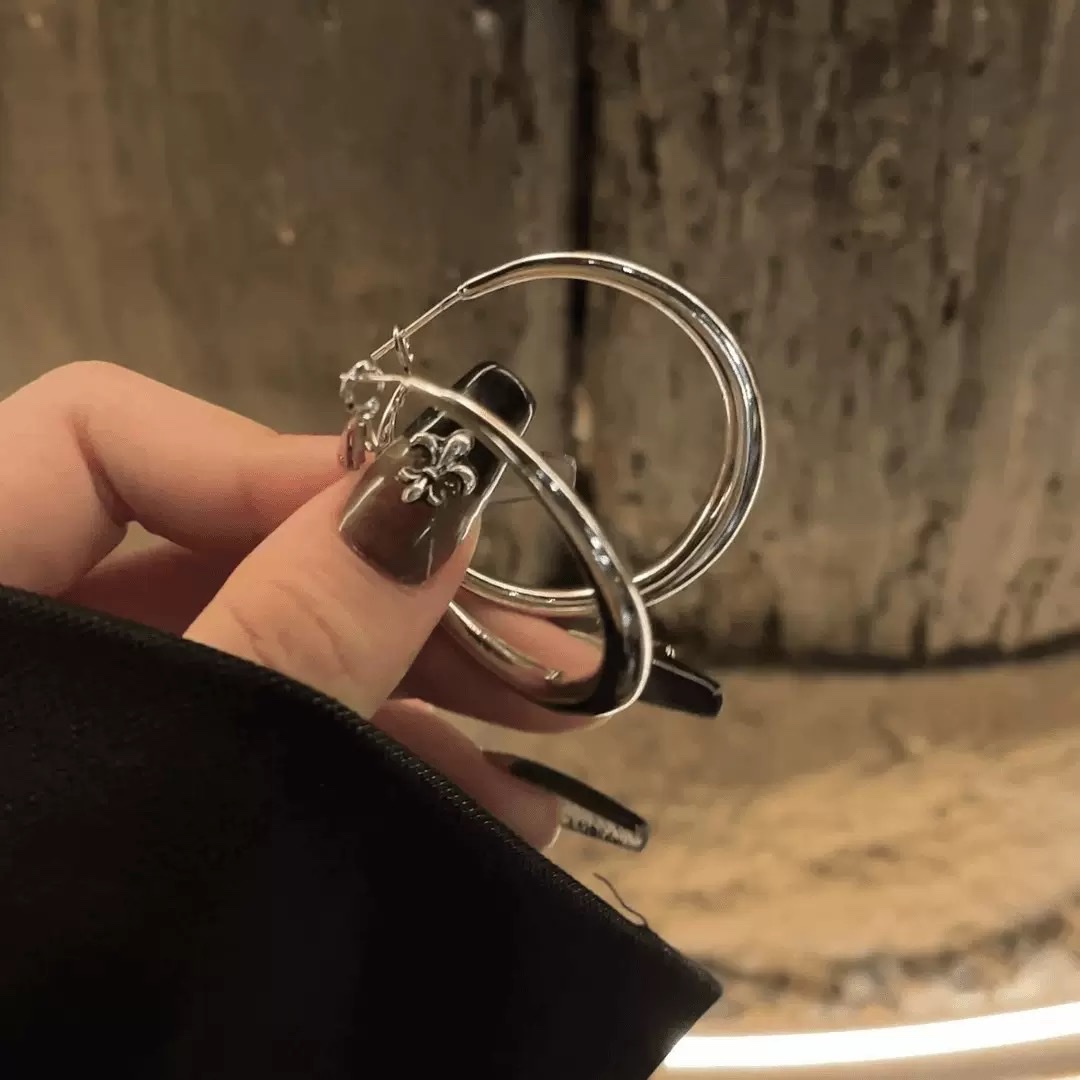 Douyin's best-selling super flash Zircon earrings, women's light luxury, niche and high-end ear rings, sweet and cool, internet-famous exquisite ear clips and earrings Item Picture