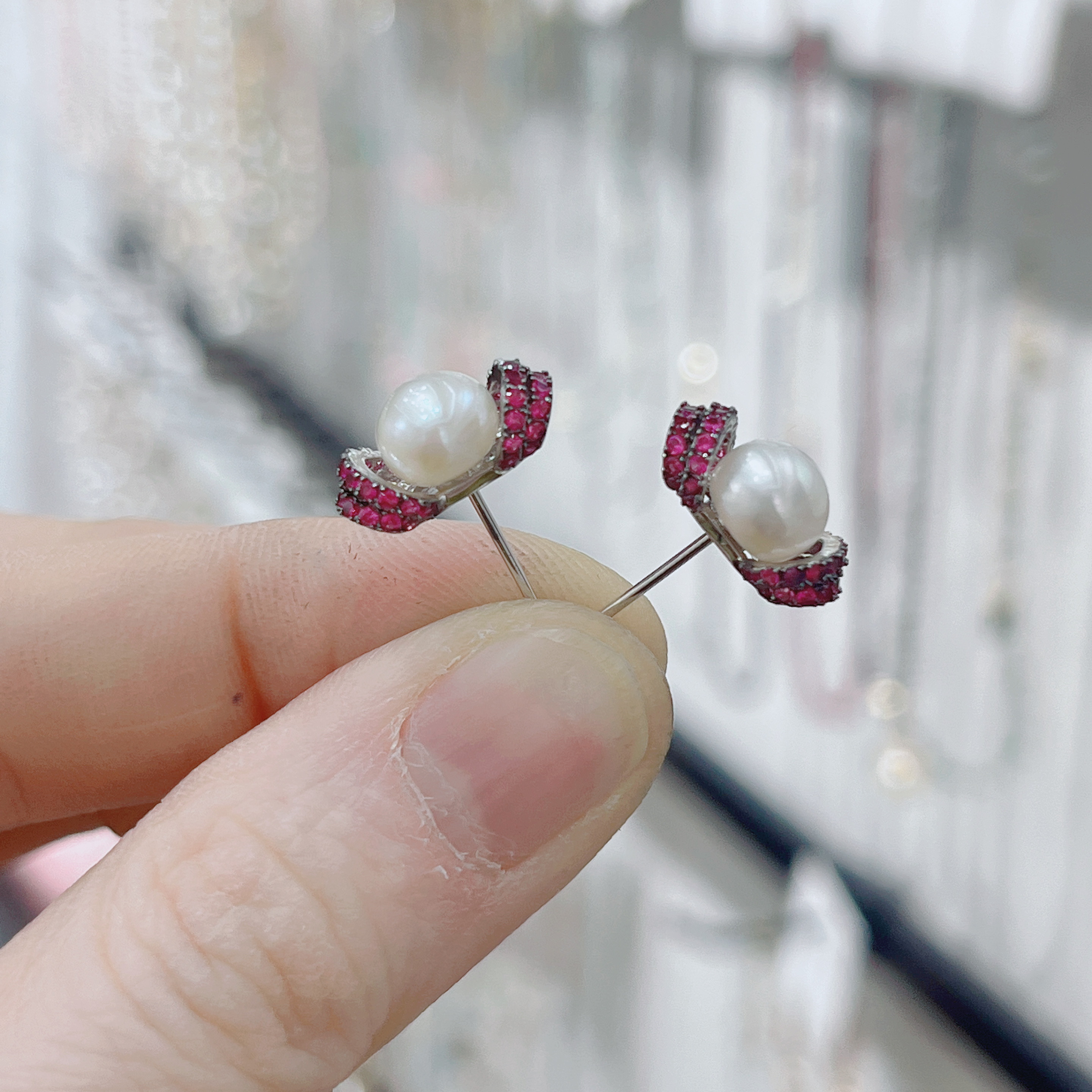 Yunyi's home gold ingot freshwater pearl stud earrings S925 silver needle earrings Zircon micro-inlaid good symbolic jewelry detail image 8