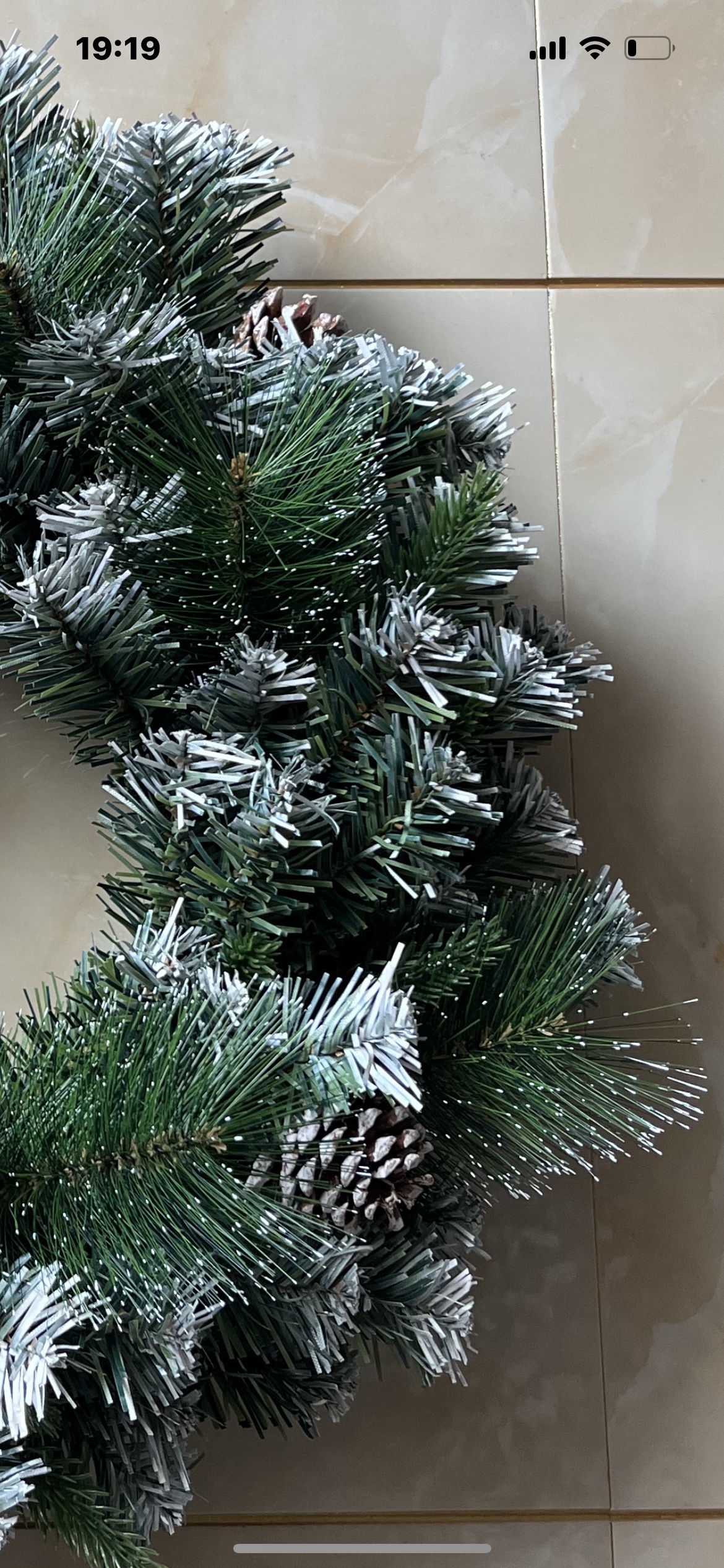 圣诞花环，圣诞装饰花环，松针混合花环，带松果喷白花环细节图