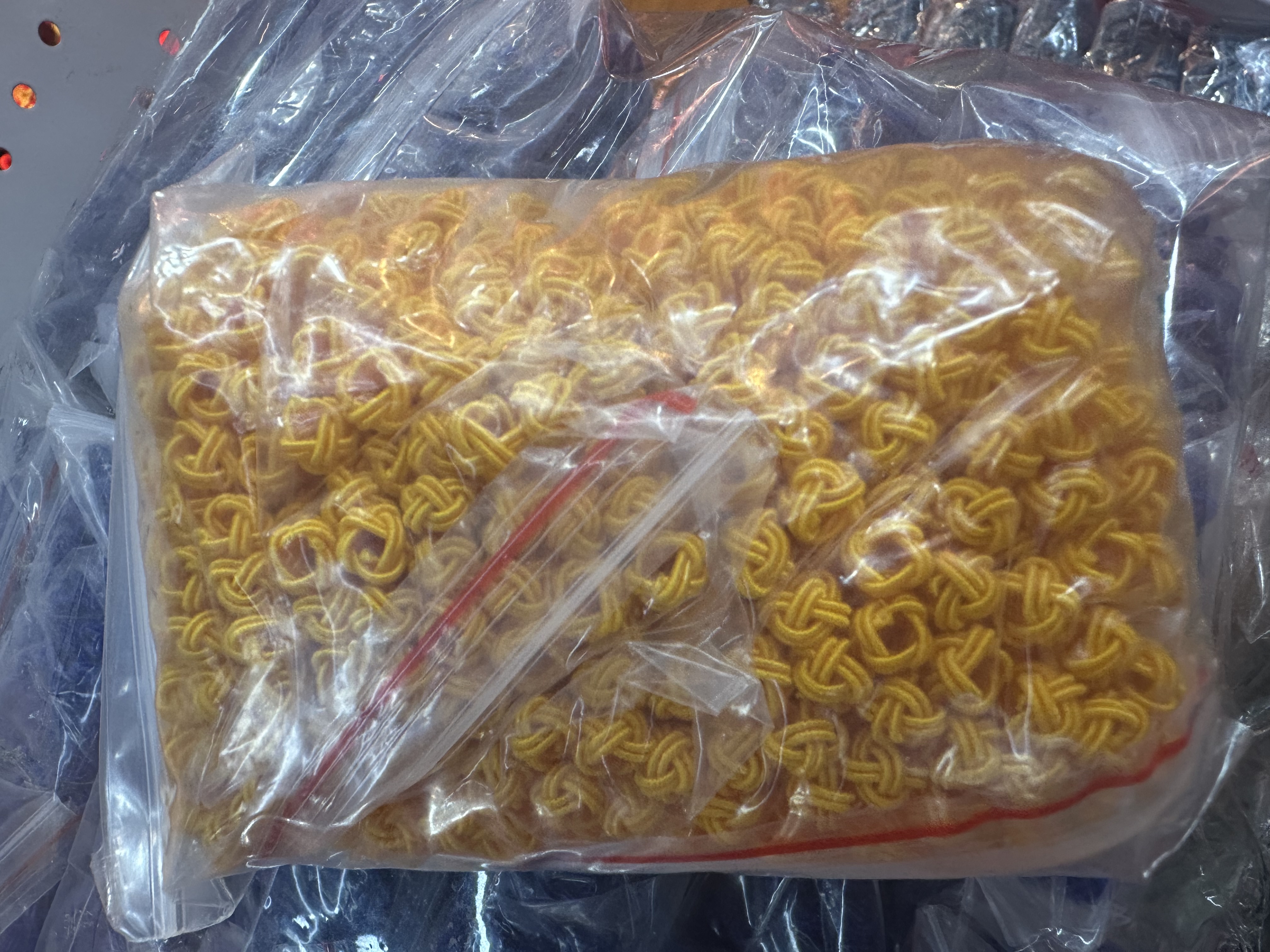 2025年新款绕线扣563土黄色，可编各种上档次的精美中国结配饰，车挂件包挂件，手链脚链项链腰链耳环戒指等，质量好价格实细节图