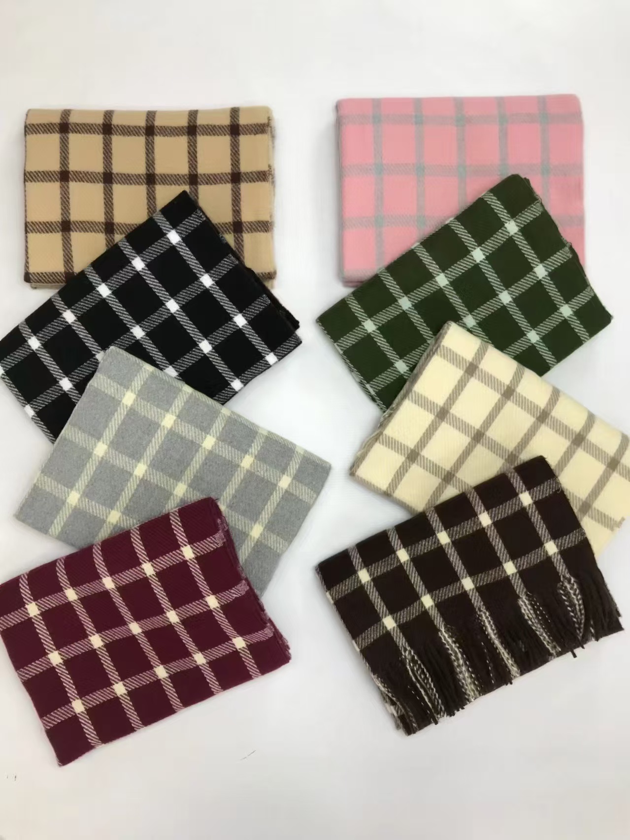 Fashionable silk scarves, long winter scarves, heating shawls, warm and versatile for ladies. New autumn and winter trendy warm scarves, long heating shawls for winter scarves