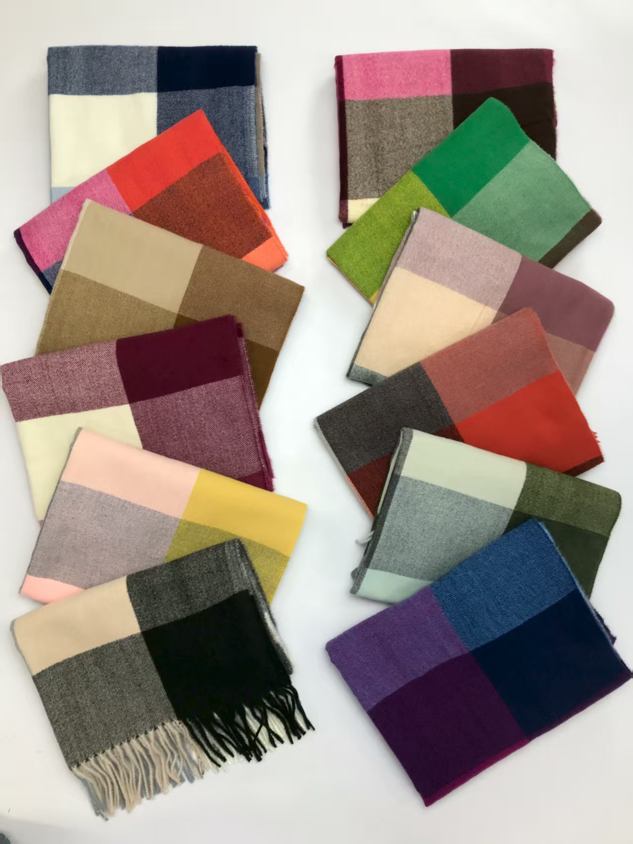 Fashionable silk scarves, long winter scarves, heating shawls, warm and versatile, new popular autumn and winter scarves for women, long winter scarves detail image 2