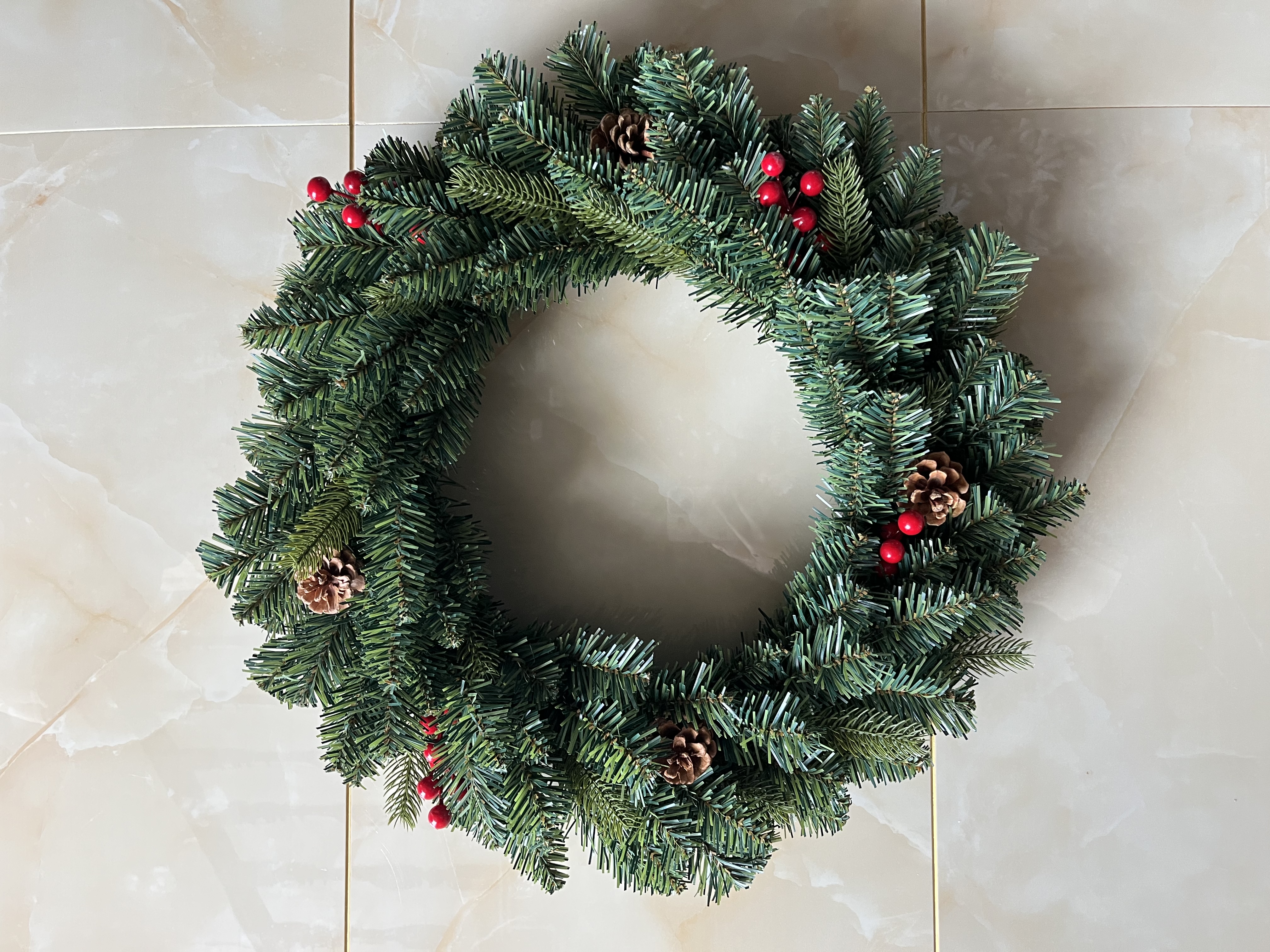 圣诞花环，带红果松果花环，混合花环，高档混合带PE叶子花环