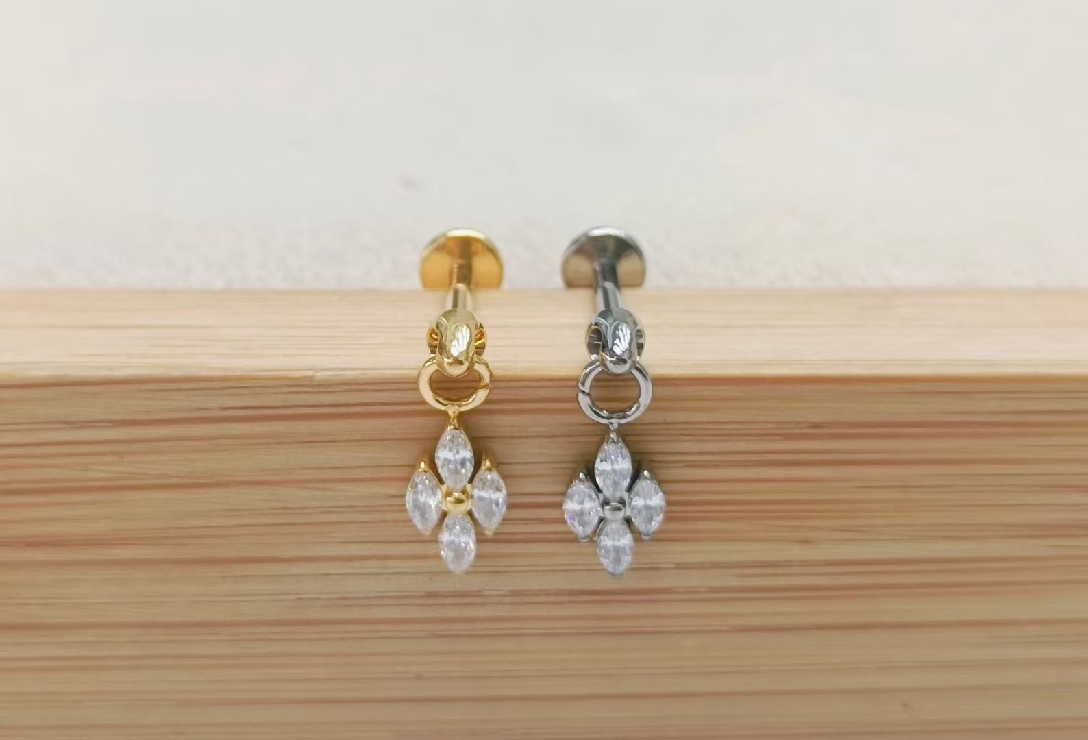 G23钛合金吊坠锆石唇钉耳钉16G内螺纹高抛光耳饰