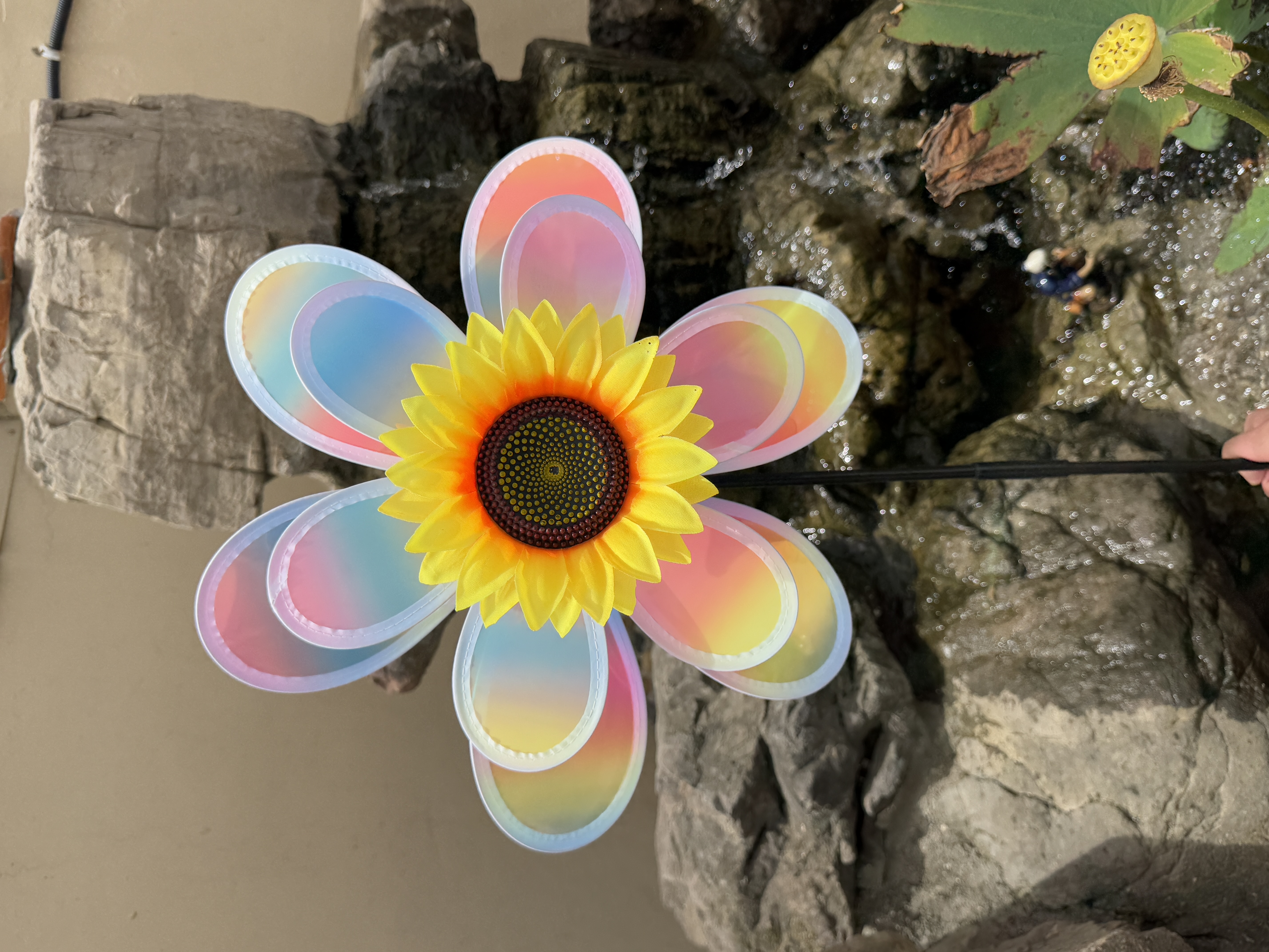 双层玩具风车节日装饰炫彩向日葵火焰渐变风车儿童双佳玩具户外装饰