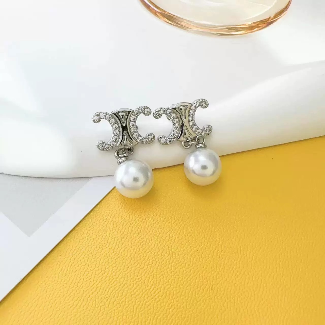 法式珍珠耳钉耳饰镶钻凯旋门耳环2024新款爆款独特气质耳坠高级感法式珍珠耳钉耳饰镶钻凯旋门耳环2024新款爆款独特气质耳细节图