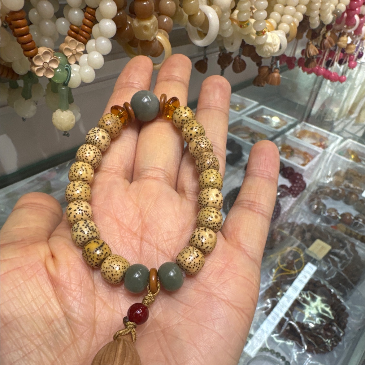 三丽欧獭兔毛球钥匙扣配件透明樱桃珠饰品时尚可爱礼品赠品