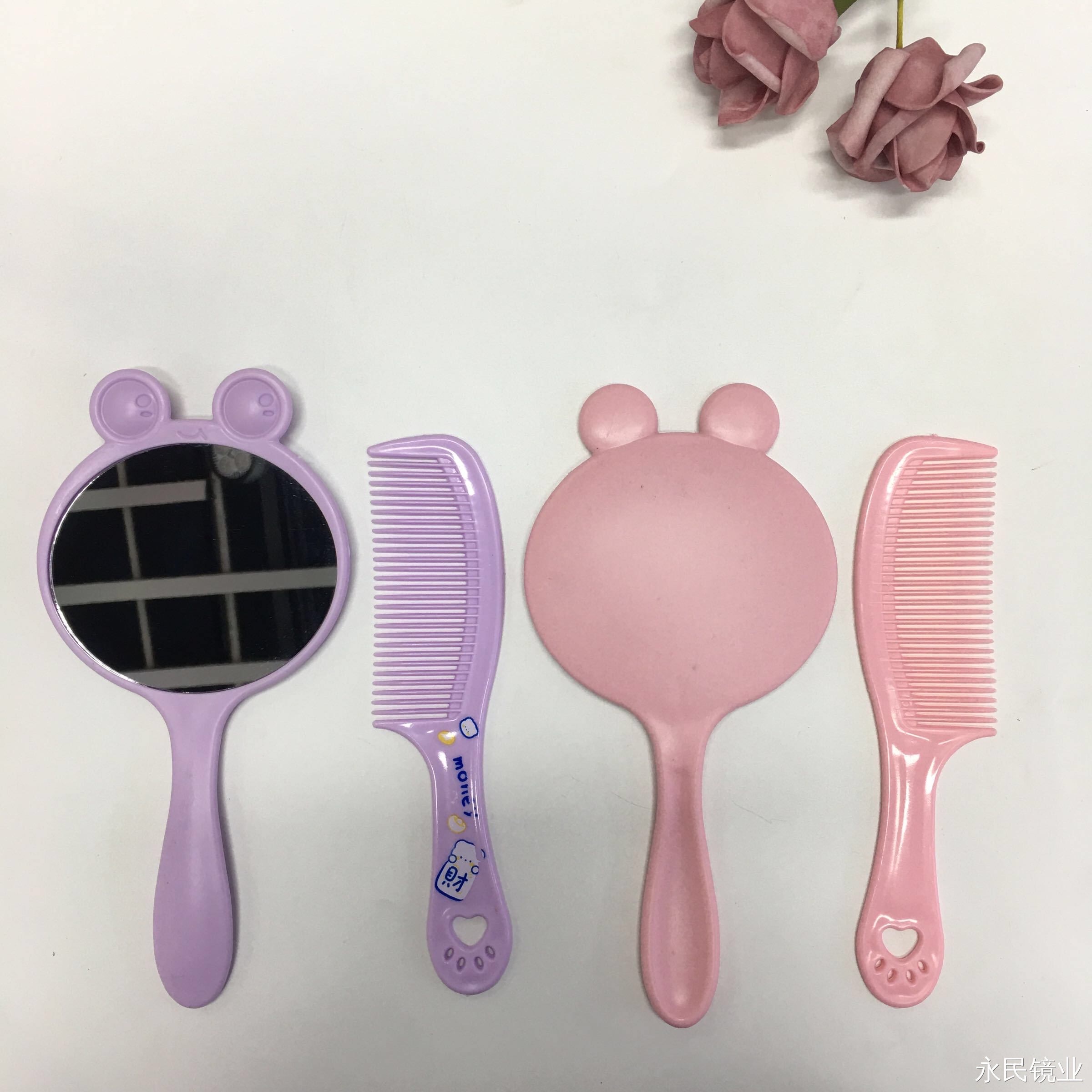 【永民镜业】M-421卡通镜梳 精致女士随身携带 方便修饰妆容手持镜子和梳子 可放置于背包 便捷式款式详情3