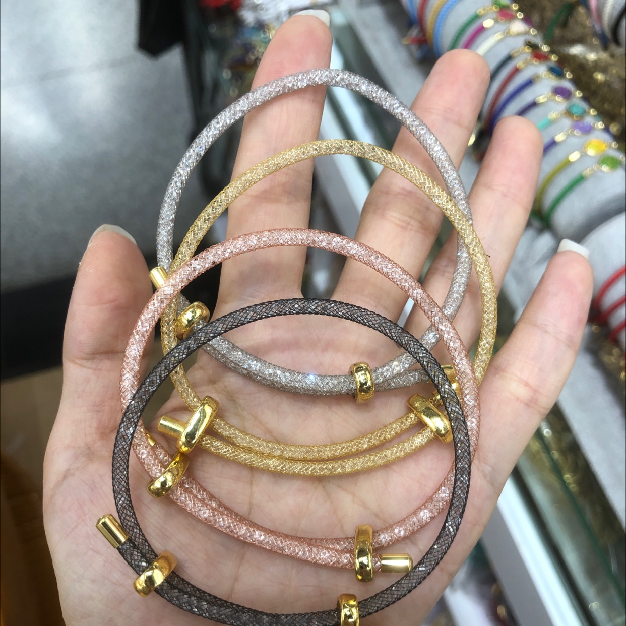 春雨春两水晶手链时尚饰品手串女款简约百搭手饰手链情侣款潮流款式手链手串饰品水晶手链