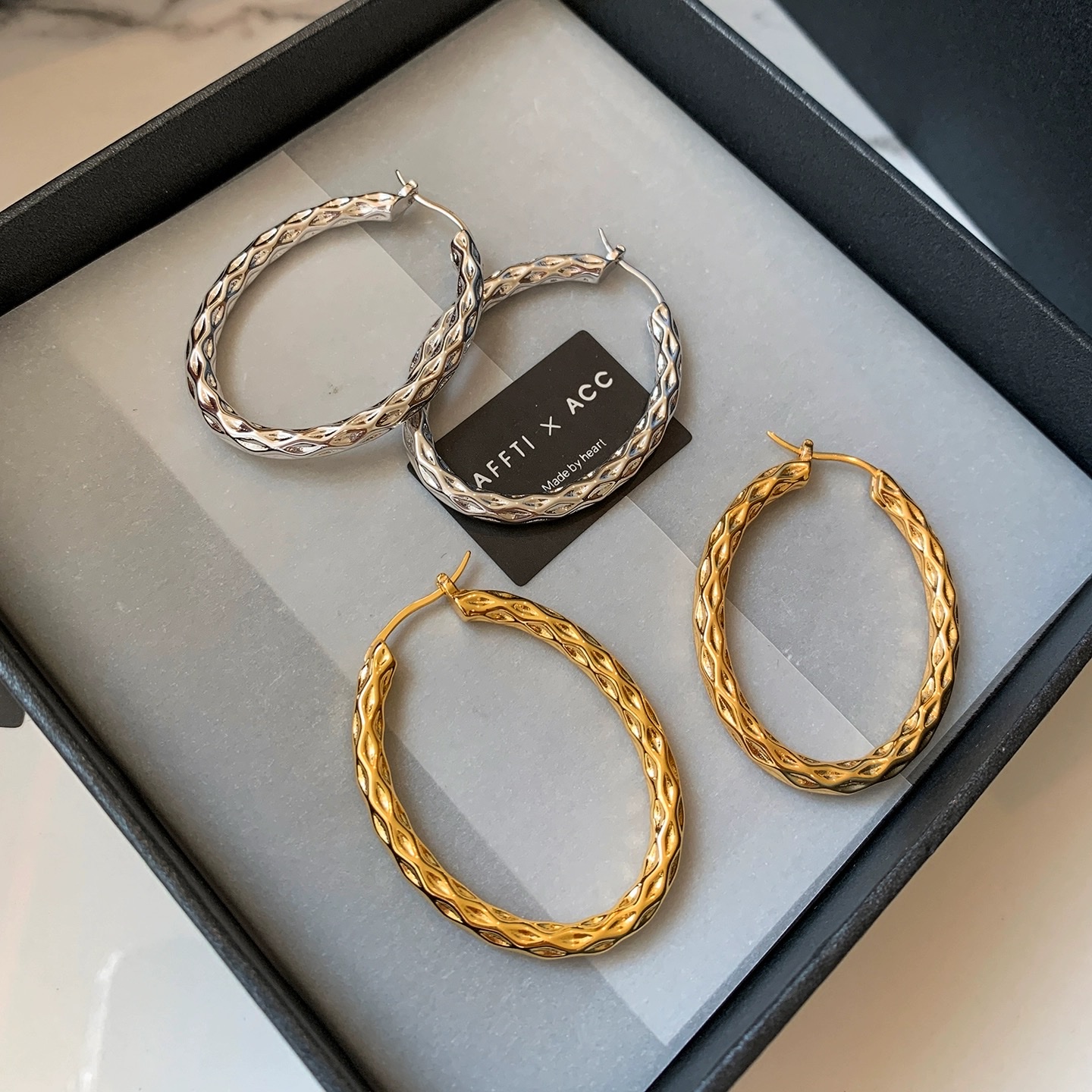European and American exaggerated gold and silver diamond-shaped large plain ring earrings, each ring exudes a sense of high-end luxury, light luxury, old money style, 2025 super popular earrings and earrings Item Picture