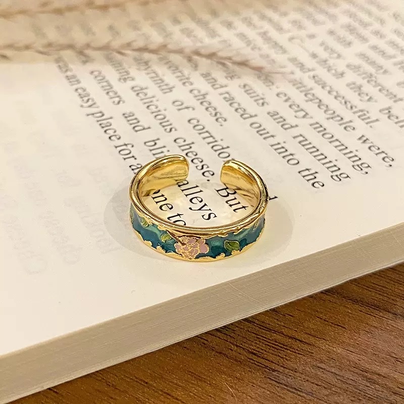 "Lost Flower Bud" New Chinese-style enamel oil drip pattern ring, with a light luxury and high-end feel, is a trendy and stylish versatile ring Application Scenario