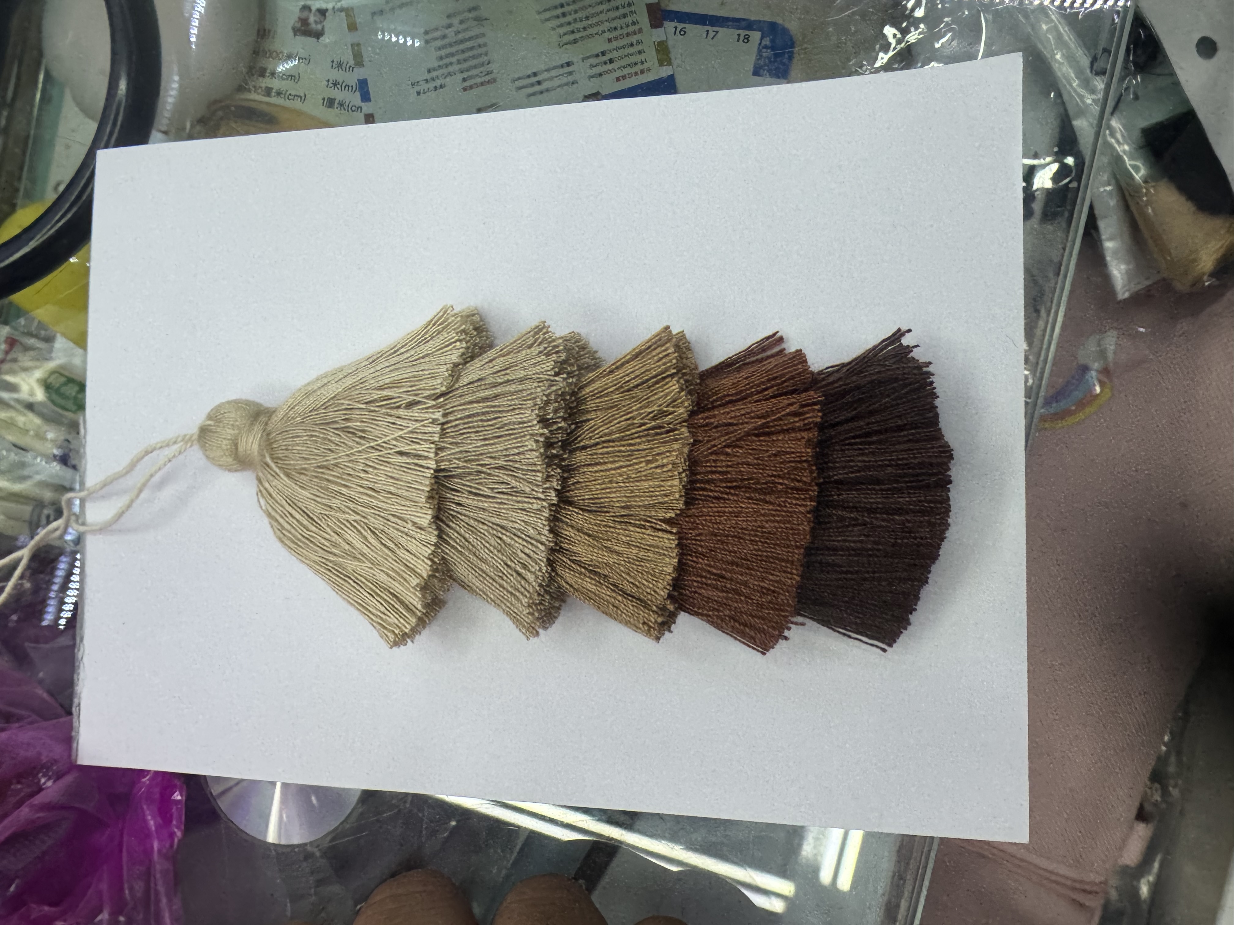 渐变色系列流苏，多用于窗帘及室内装饰等