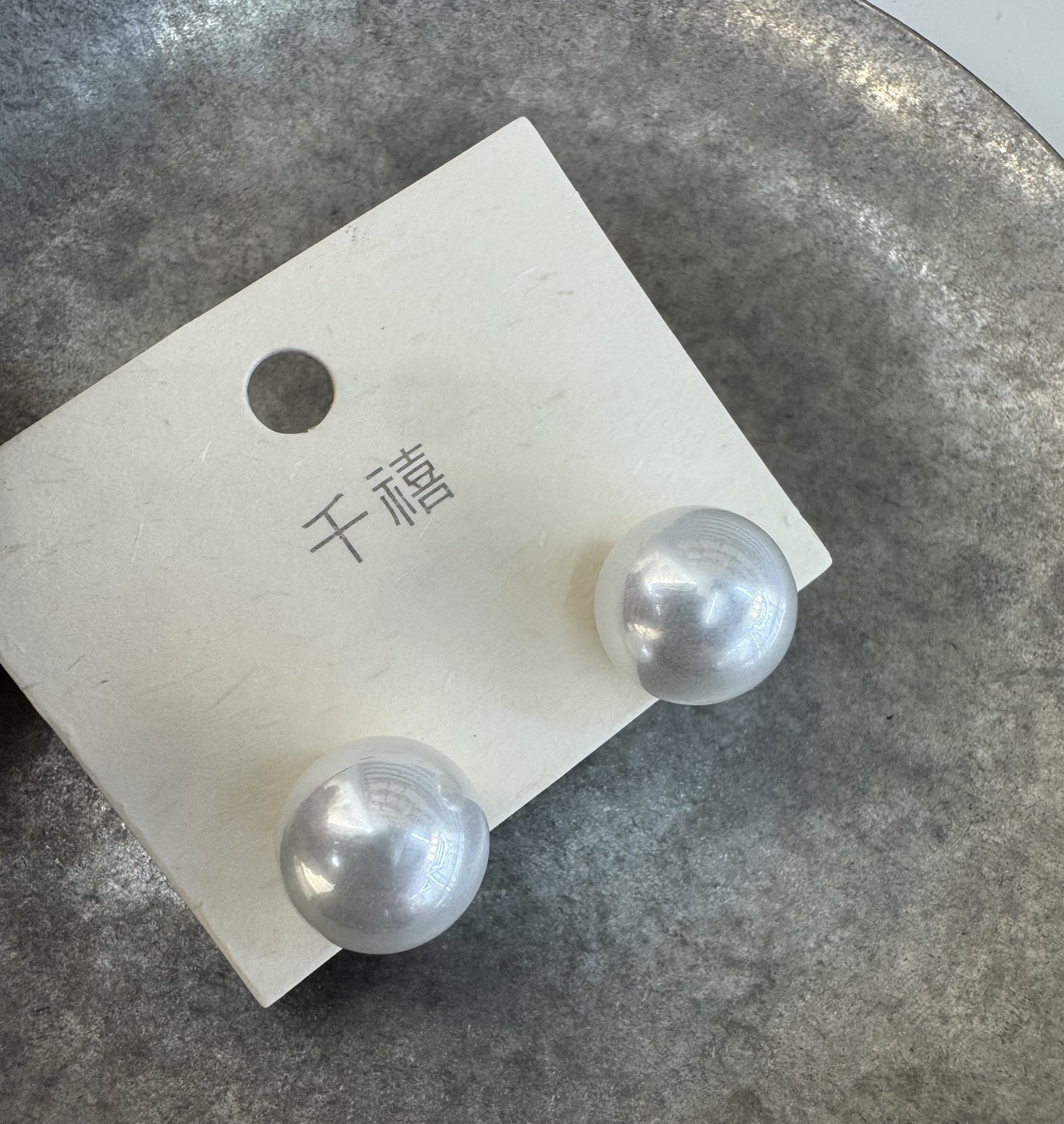 时尚饰品耳饰耳钉珍珠耳环 质感简约百搭潮流配饰 经典永不过时 让耳畔间绽放风采产品图