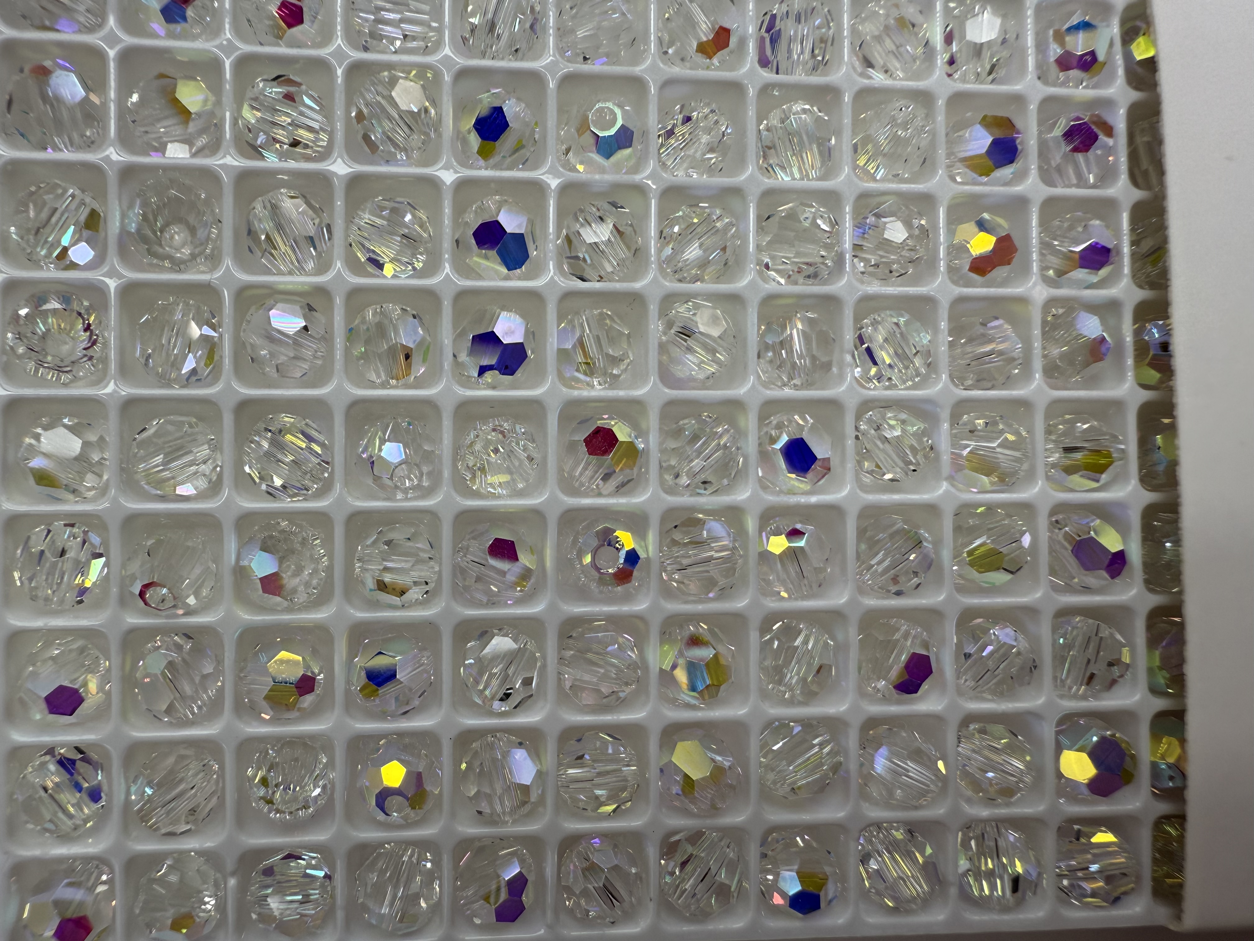 A series of high-quality DIY beaded jewelry accessories with multi-color transparent glass beads. The quality is extremely high and you will fall in love with it at first sight details Picture