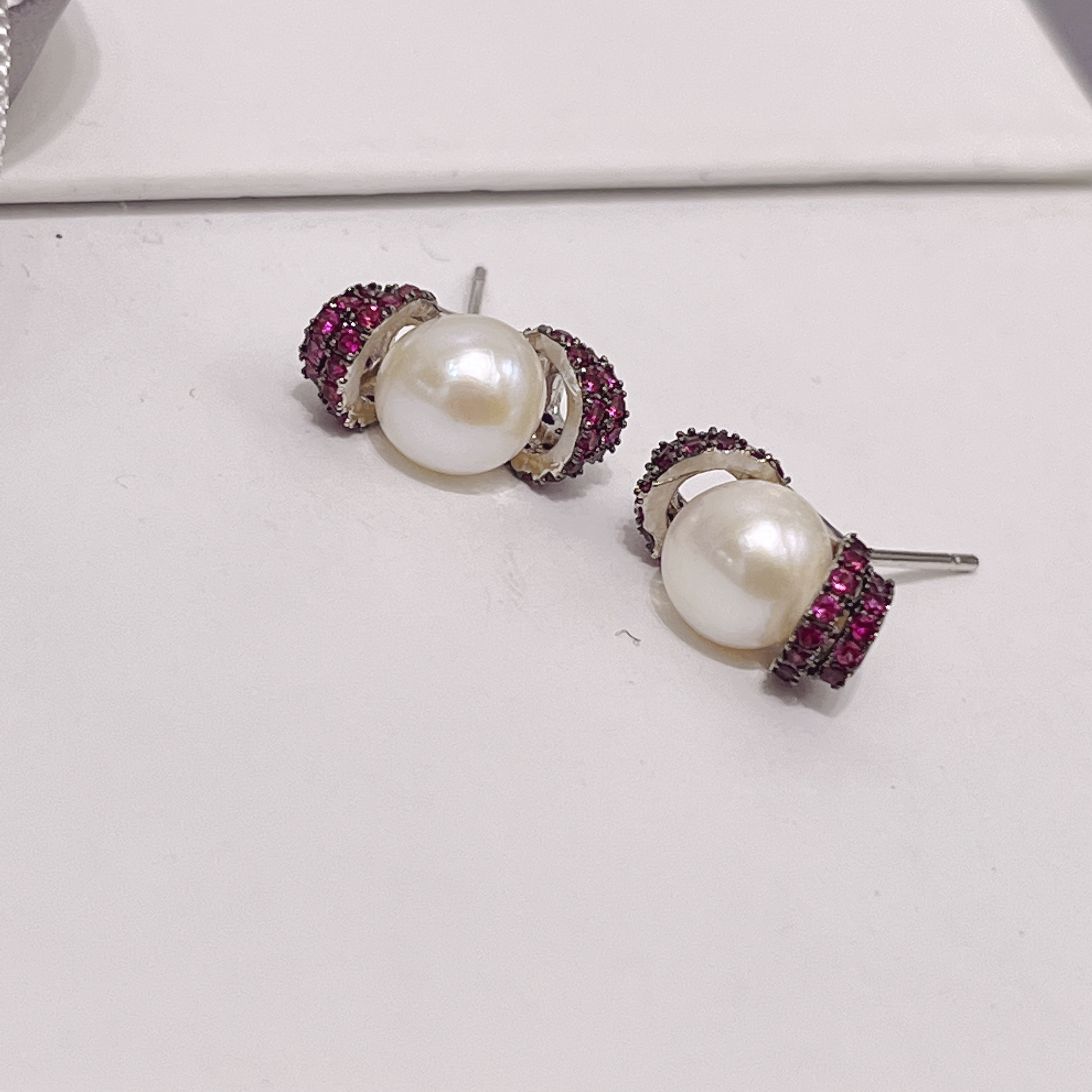 Yunyi's home gold ingot freshwater pearl stud earrings S925 silver needle earrings Zircon micro-inlaid good symbolic jewelry detail image 6