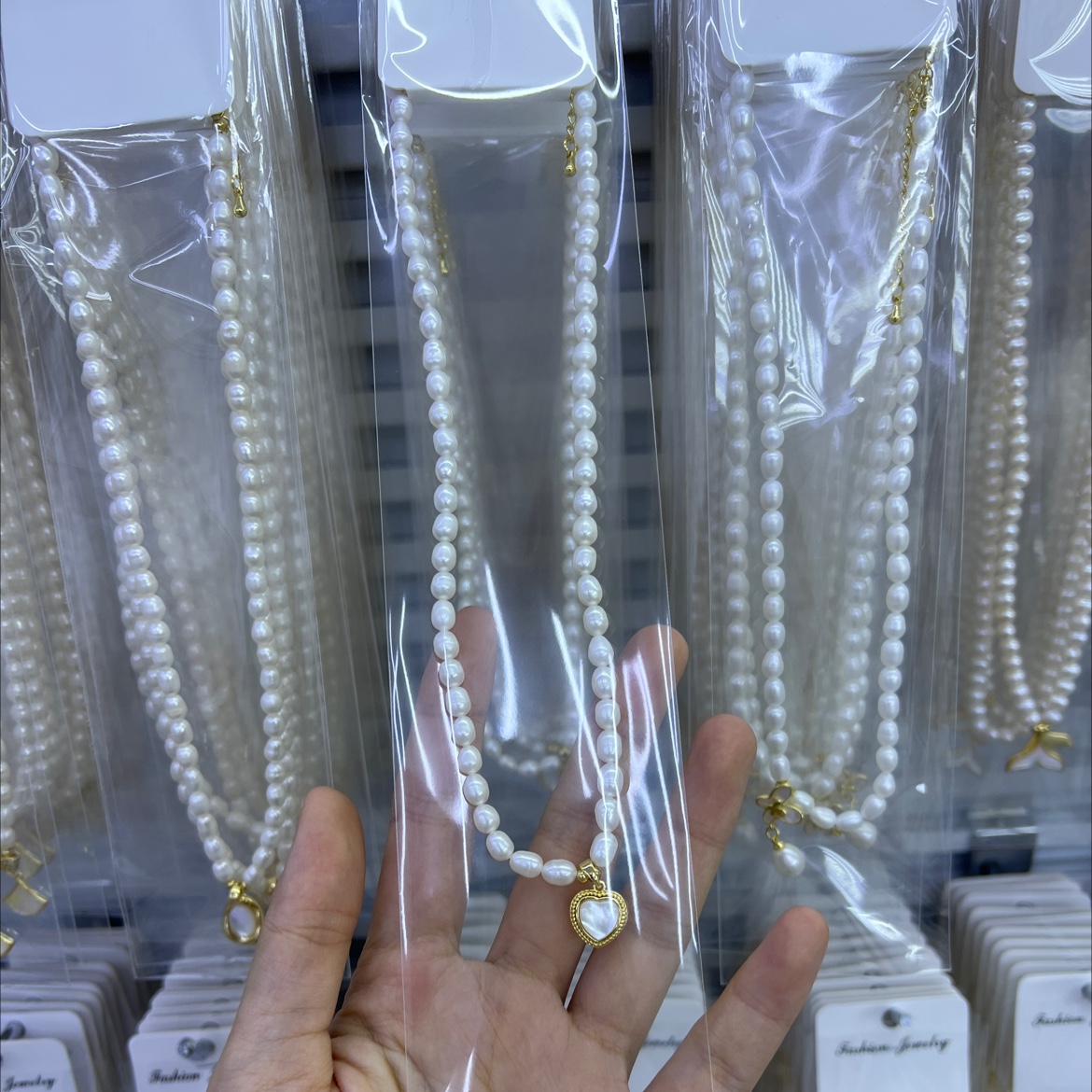 爱心吊坠珍珠项链女款2025新款轻奢小众高级感锁骨链配饰颈链首饰
