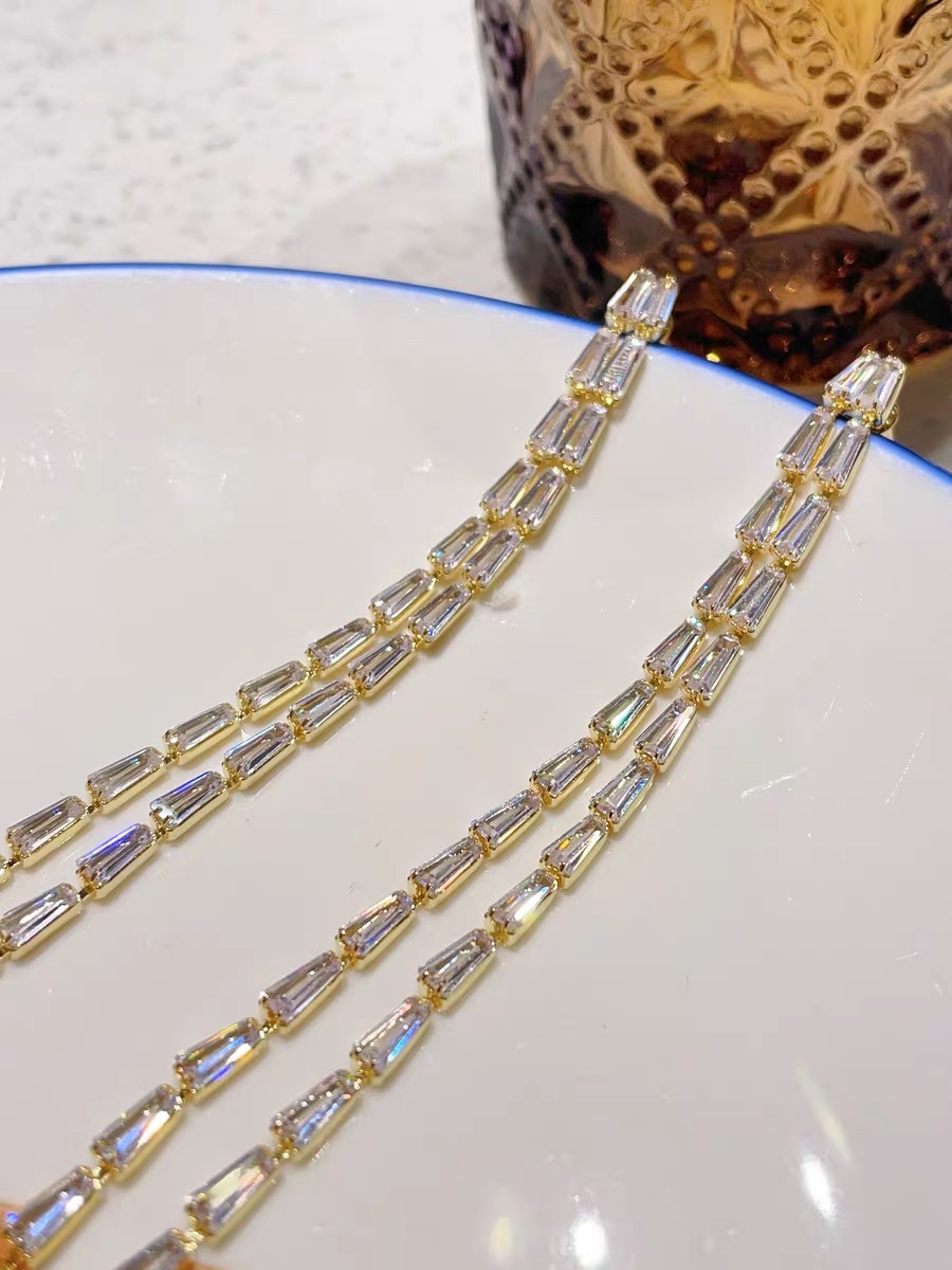 Accessories, earrings, long pants, earrings, welded zircon earrings, elegant and stylish women's style, fashionable and versatile Specification image