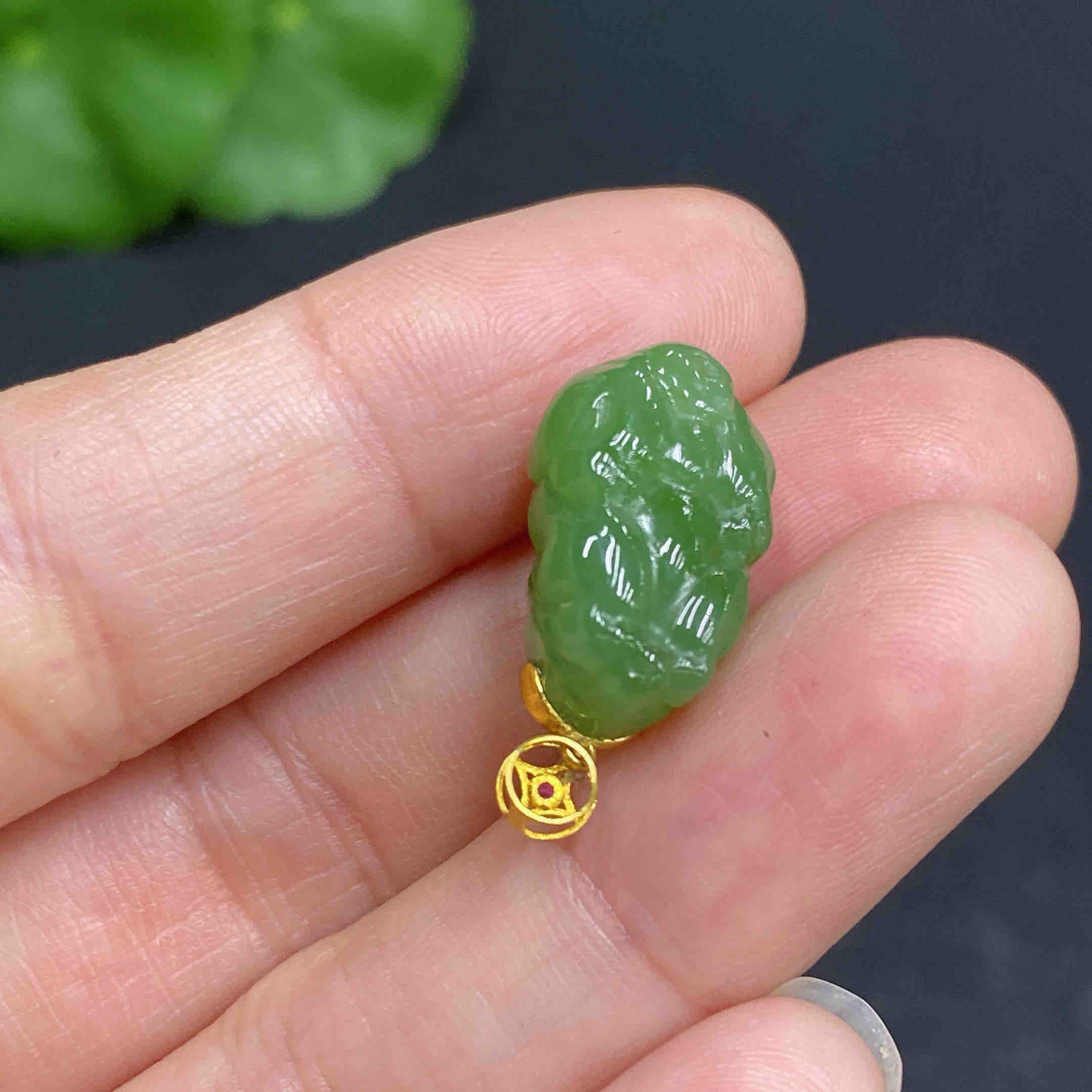 和田玉挂件     貔貅    18k金扣头     货品总重约2.5g详情6