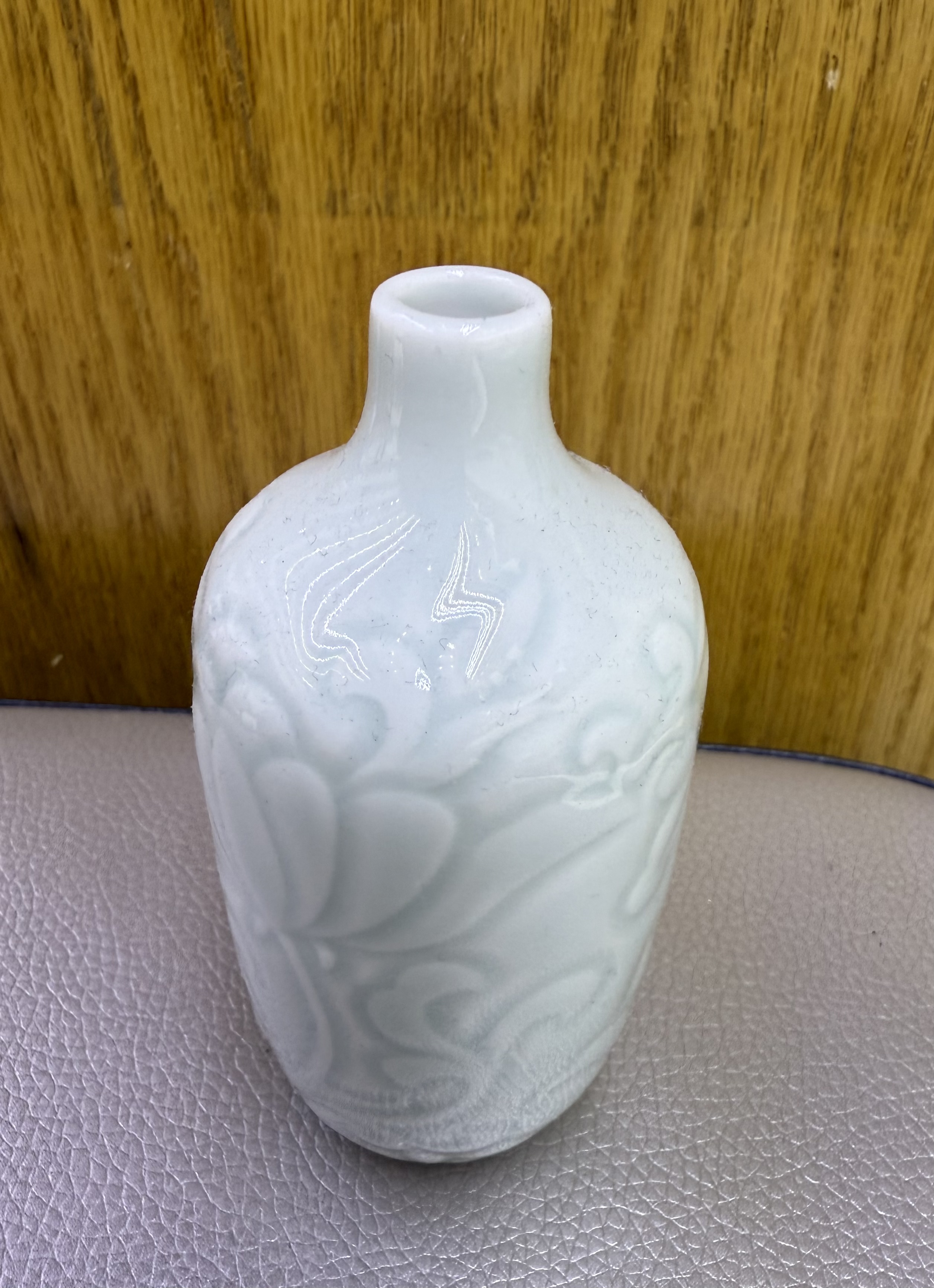 上釉雕花陶瓷花瓶-4