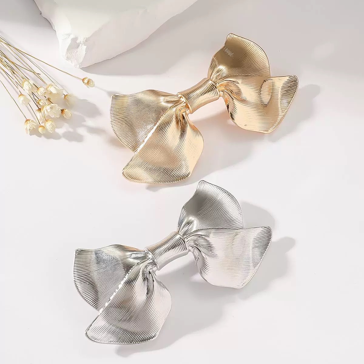 金属蝴蝶结发夹优雅金属弹簧夹少女甜酷气质后脑勺半扎马尾夹发夹