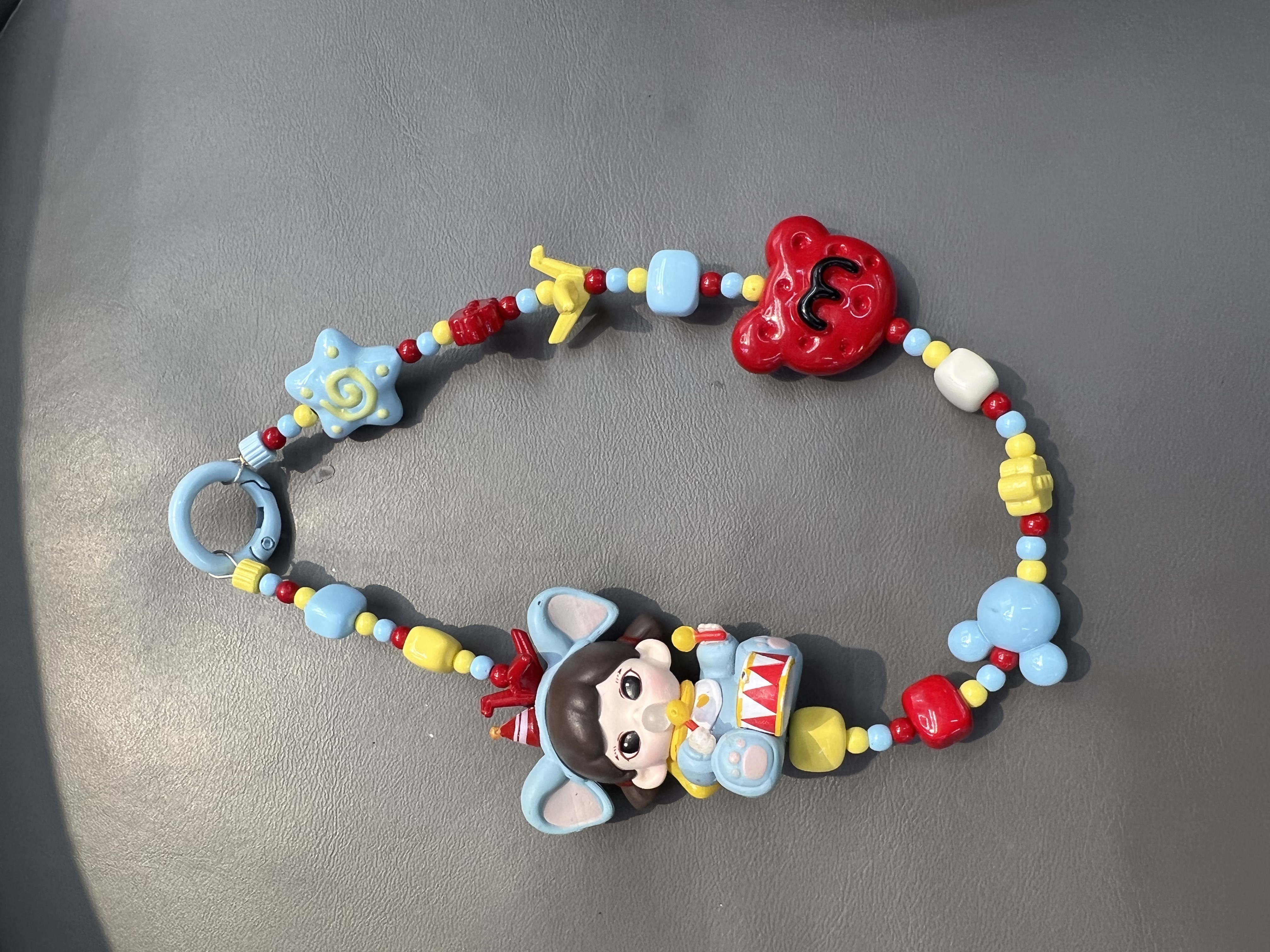 Trendy mobile phone pendants and bag buckles