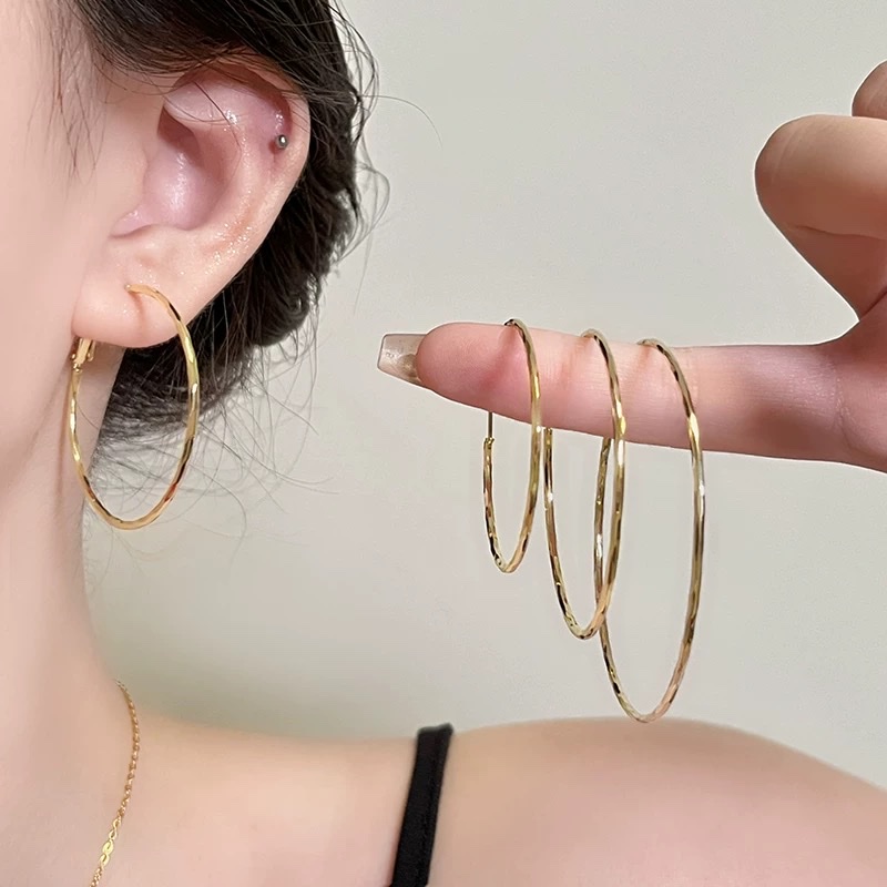 Jewelry, earrings, stud earrings, pearl earrings, oil-dripping, fashionable, simple and versatile, elegant and refined, girls' style, high-end feel, exaggerated circle silver needle ear rings, women's 2025 new bestseller earrings, large circle plain circle circle earrings, stud earrings, jewelry ears detail image 3