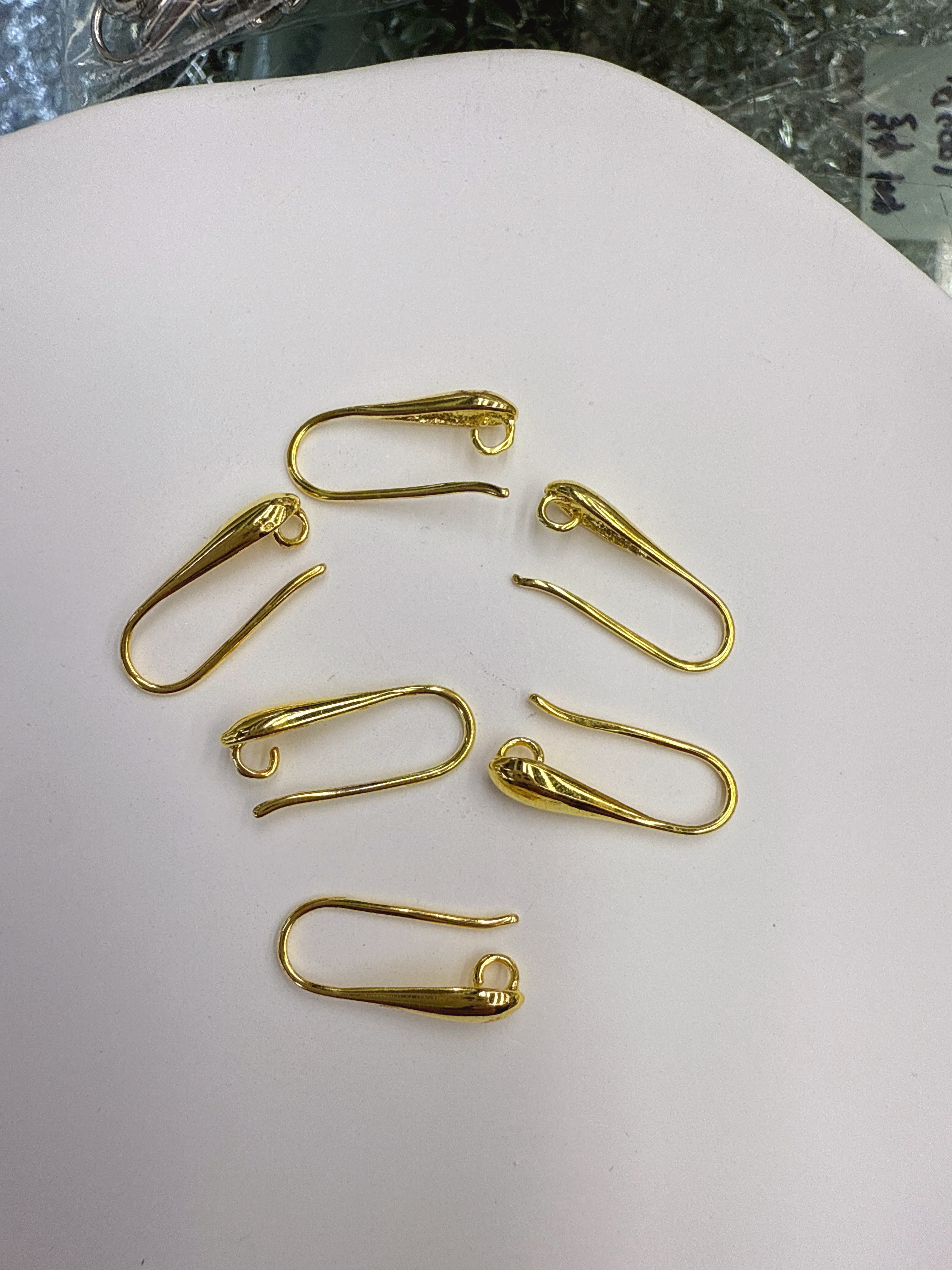 Silver-plated copper U-shaped pendant accessory, artistic structure copper pendant, fashionable copper small pendant