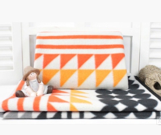 厂家直销毛毯柔软舒适保暖盖毯家用毯子暖毯子车内毯提手双面绒毯