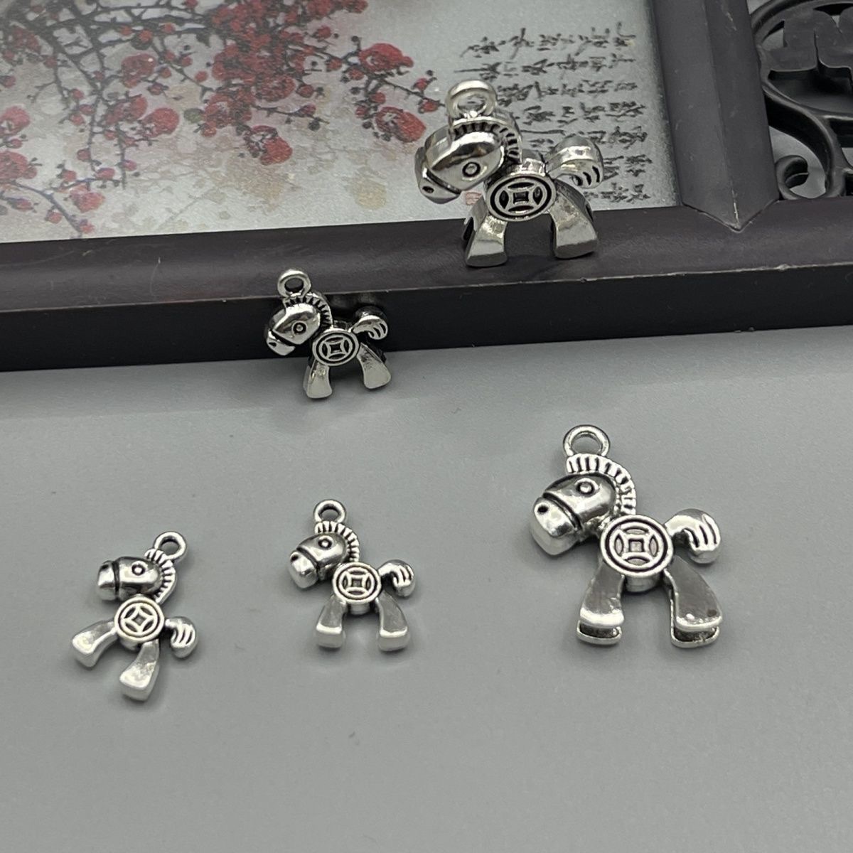 Alloy is about to have money. Pendant, Little horse handmade DIY necklace, bracelet, accessory, pendant, material Specification image