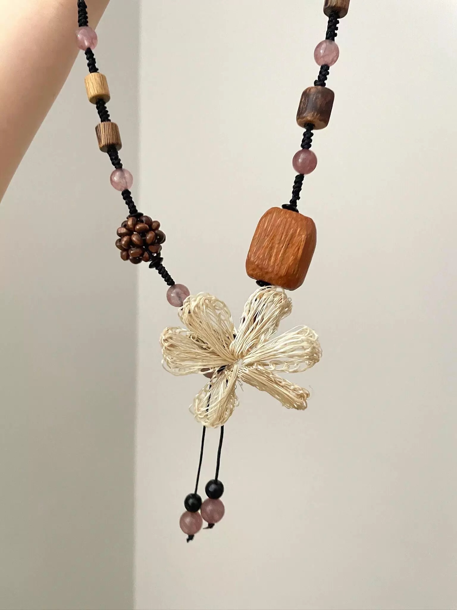 Clover collarbone chain Women's short ethnic style fashion necklace, spring and summer versatile accessory, trendy, simple and elegant Vintage vintage, Bohemian cottonwood handcrafted detail image 4