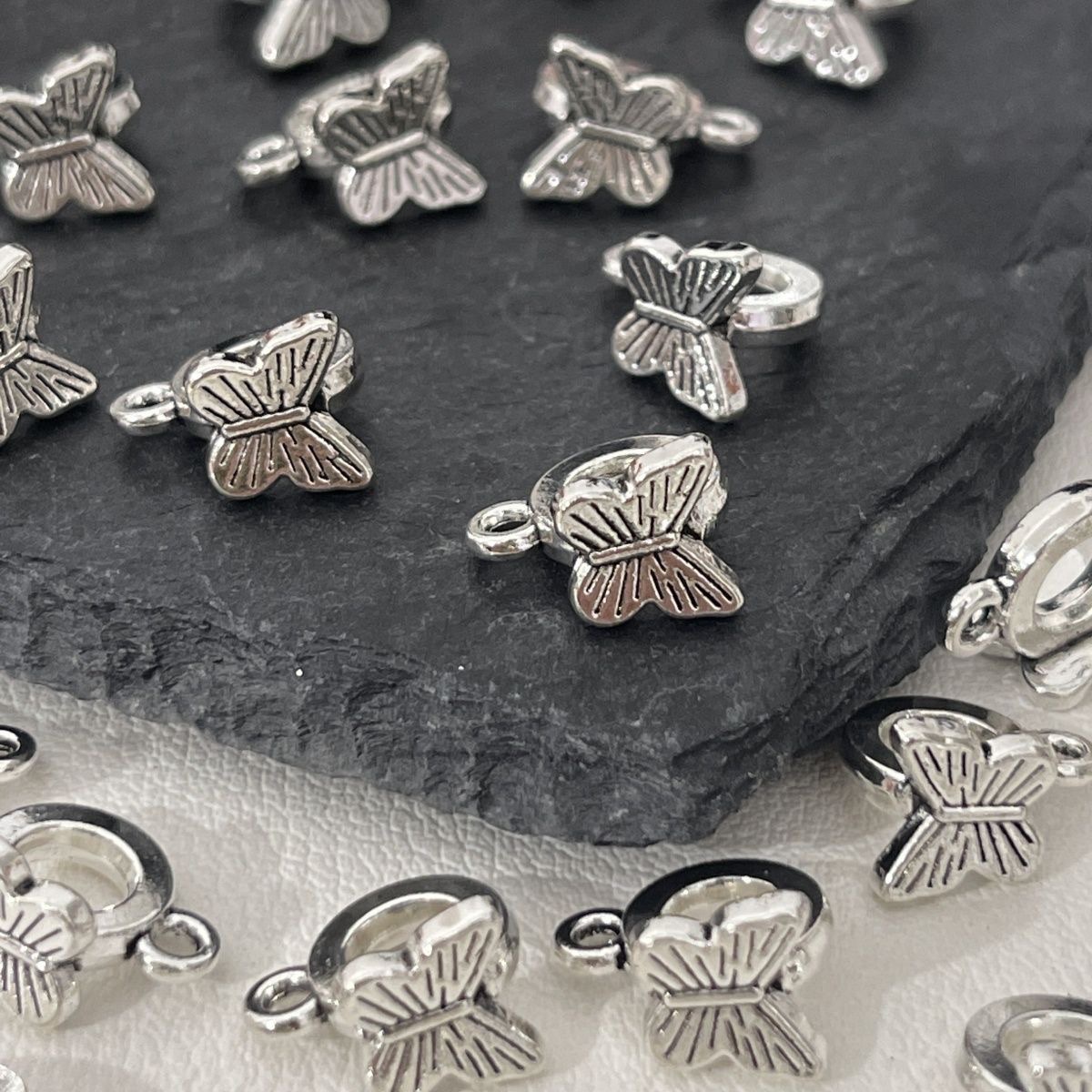 Alloy ancient silver Tibetan silver butterfly card ring three-way crystal accessory pendant diy accessory Specification image