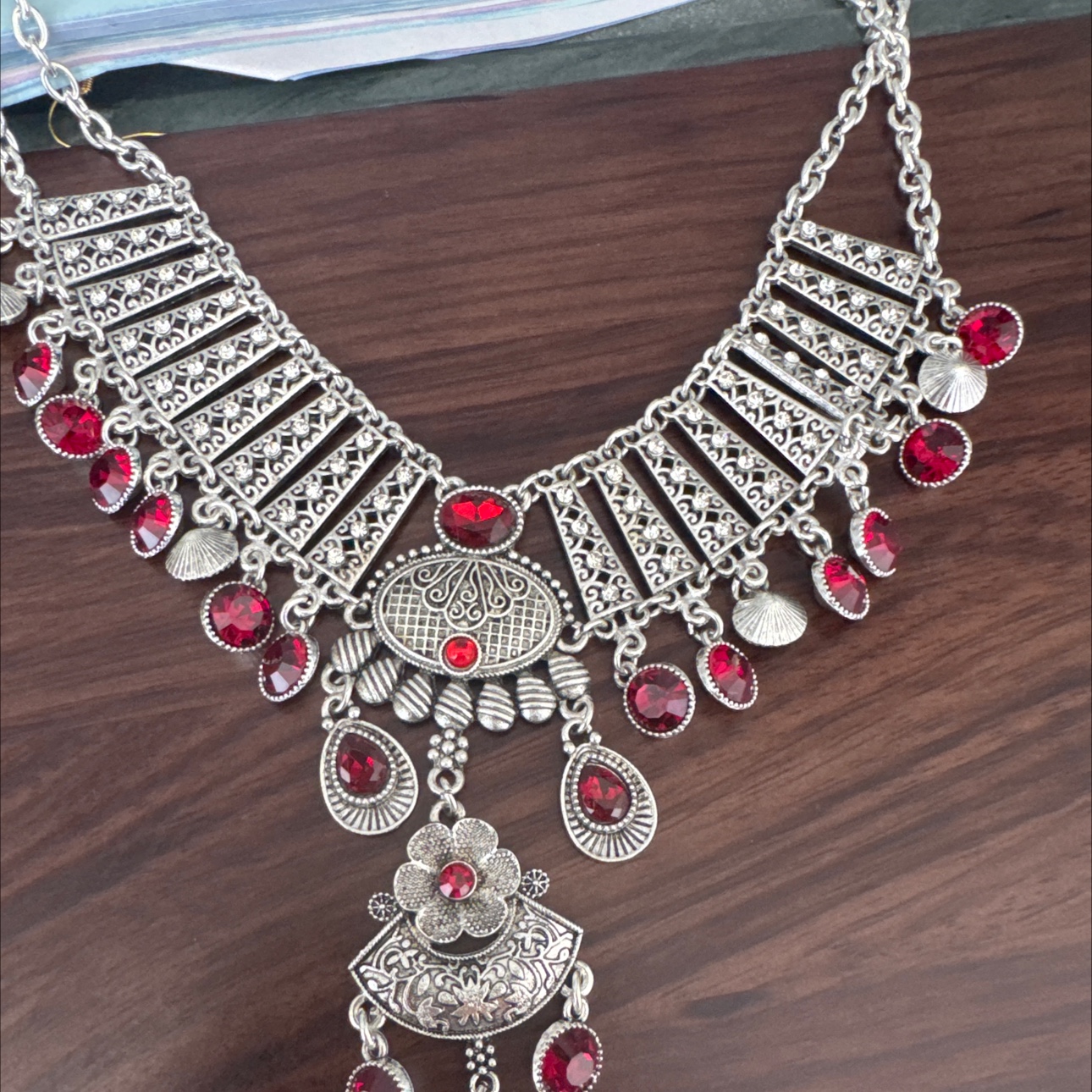 项链复古，红色