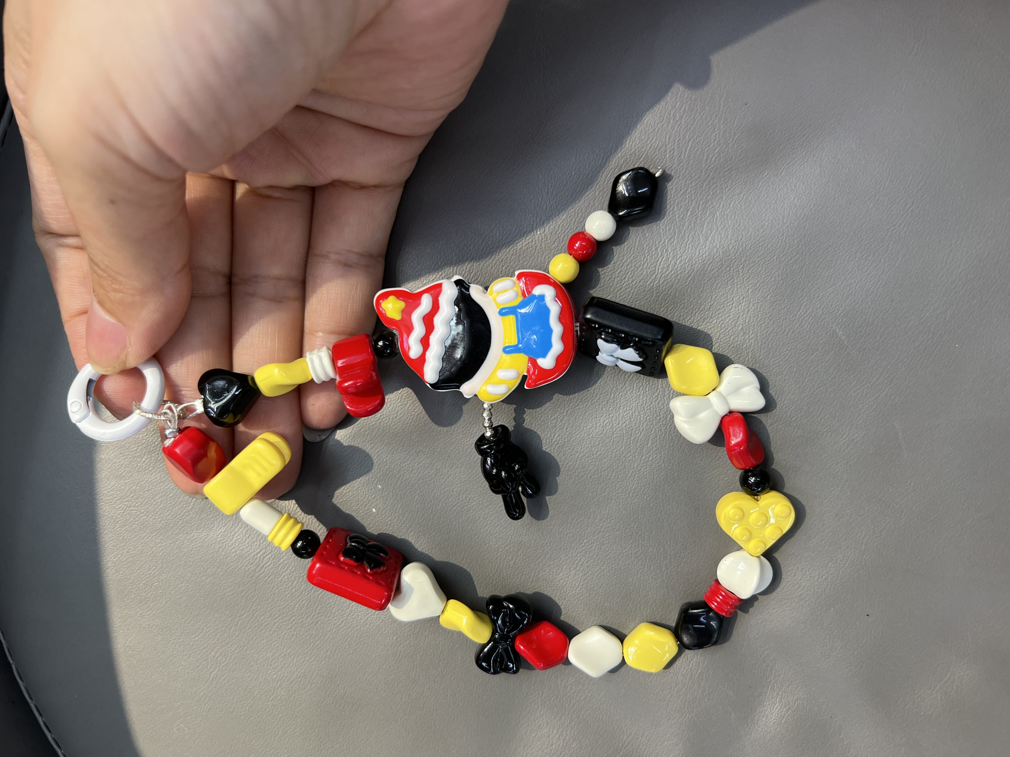 The latest trendy mobile phone pendants, bag pendants and clothing items Specification image