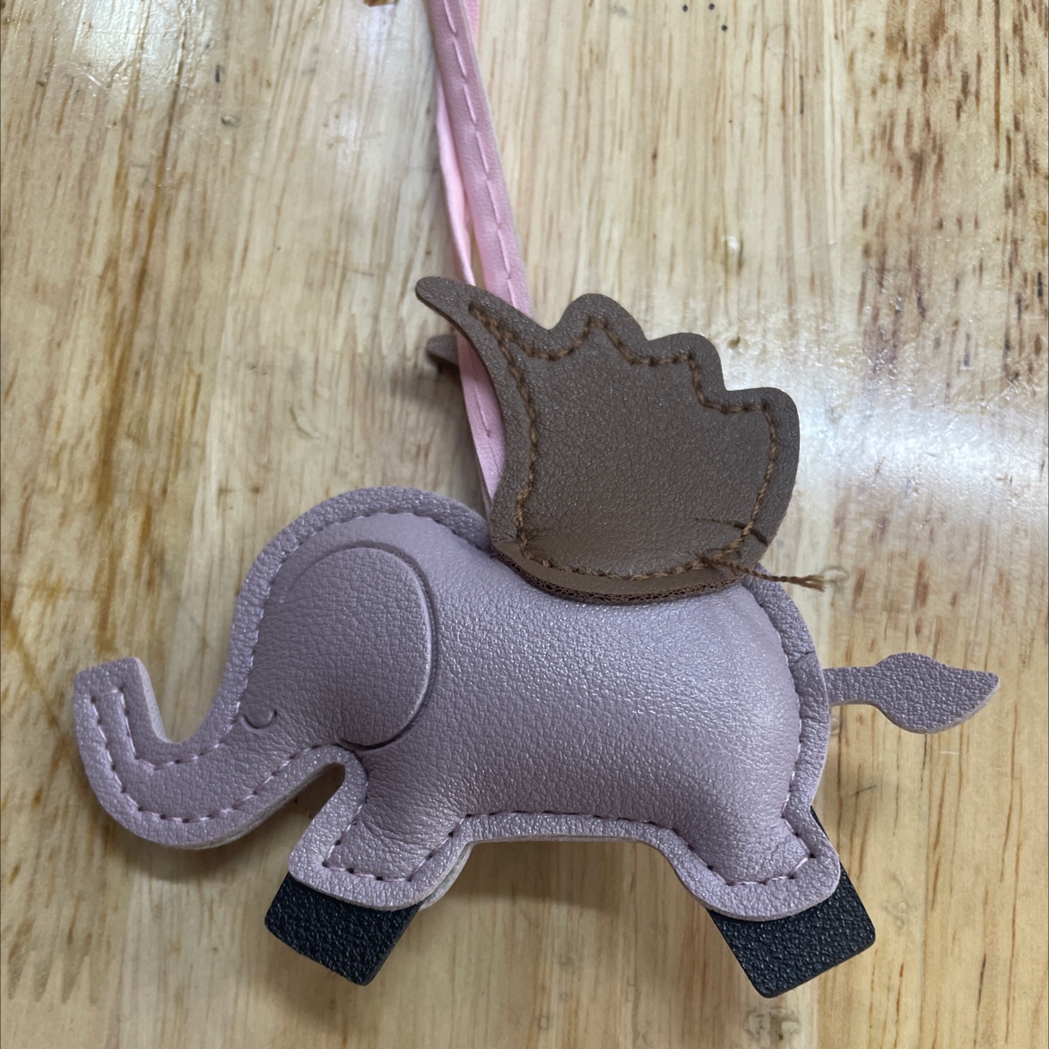 钥匙扣皮质充棉
卡通飞象钥匙扣