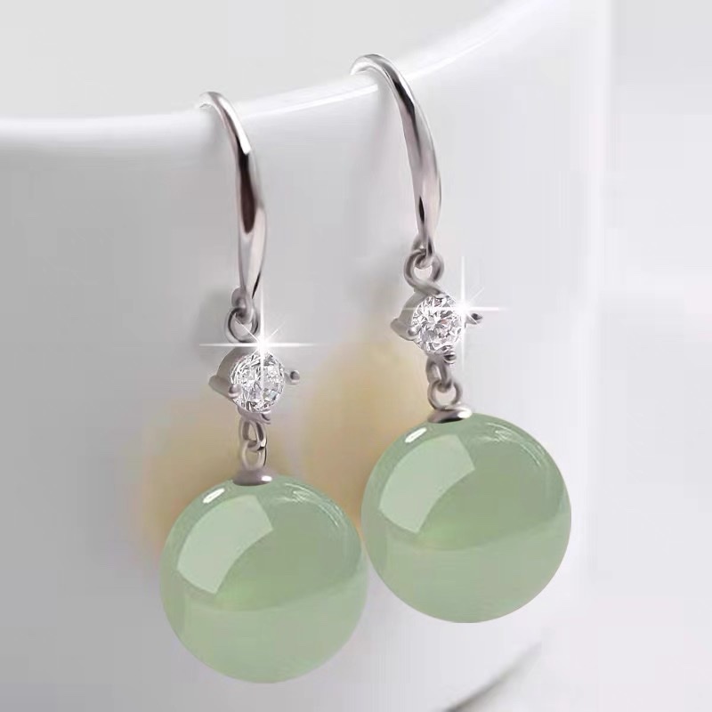 New Chinese-style earrings for women, simple yet sophisticated, versatile and anti-allergy. New Chinese-style accessory earrings for mom Specification image